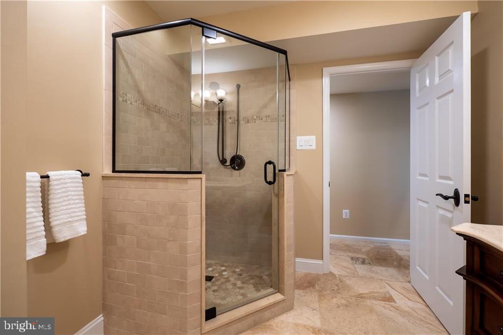 WEYHILL WOODS - Residential