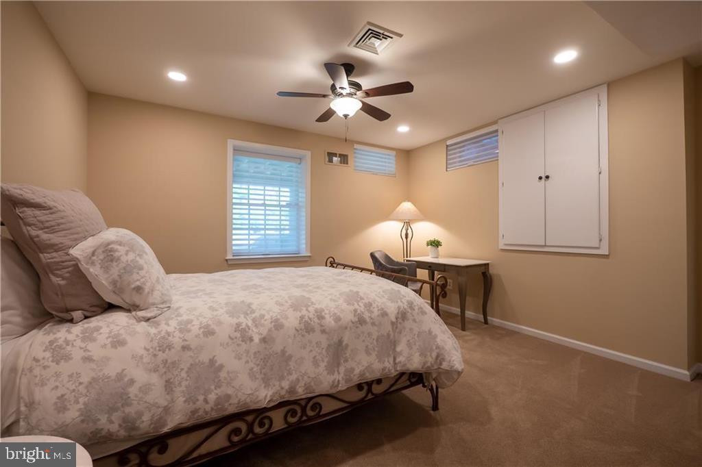 WEYHILL WOODS - Residential