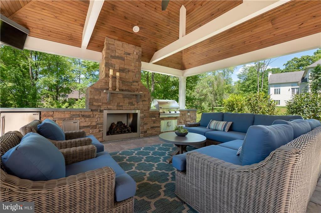 WEYHILL WOODS - Residential