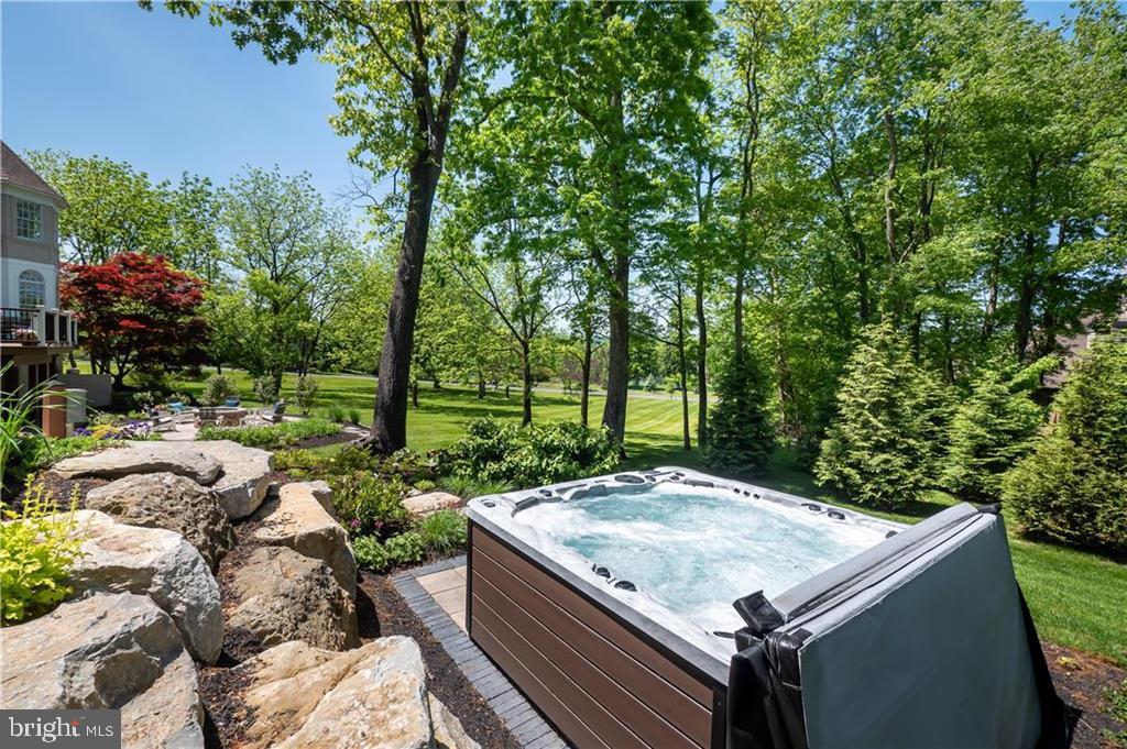 WEYHILL WOODS - Residential