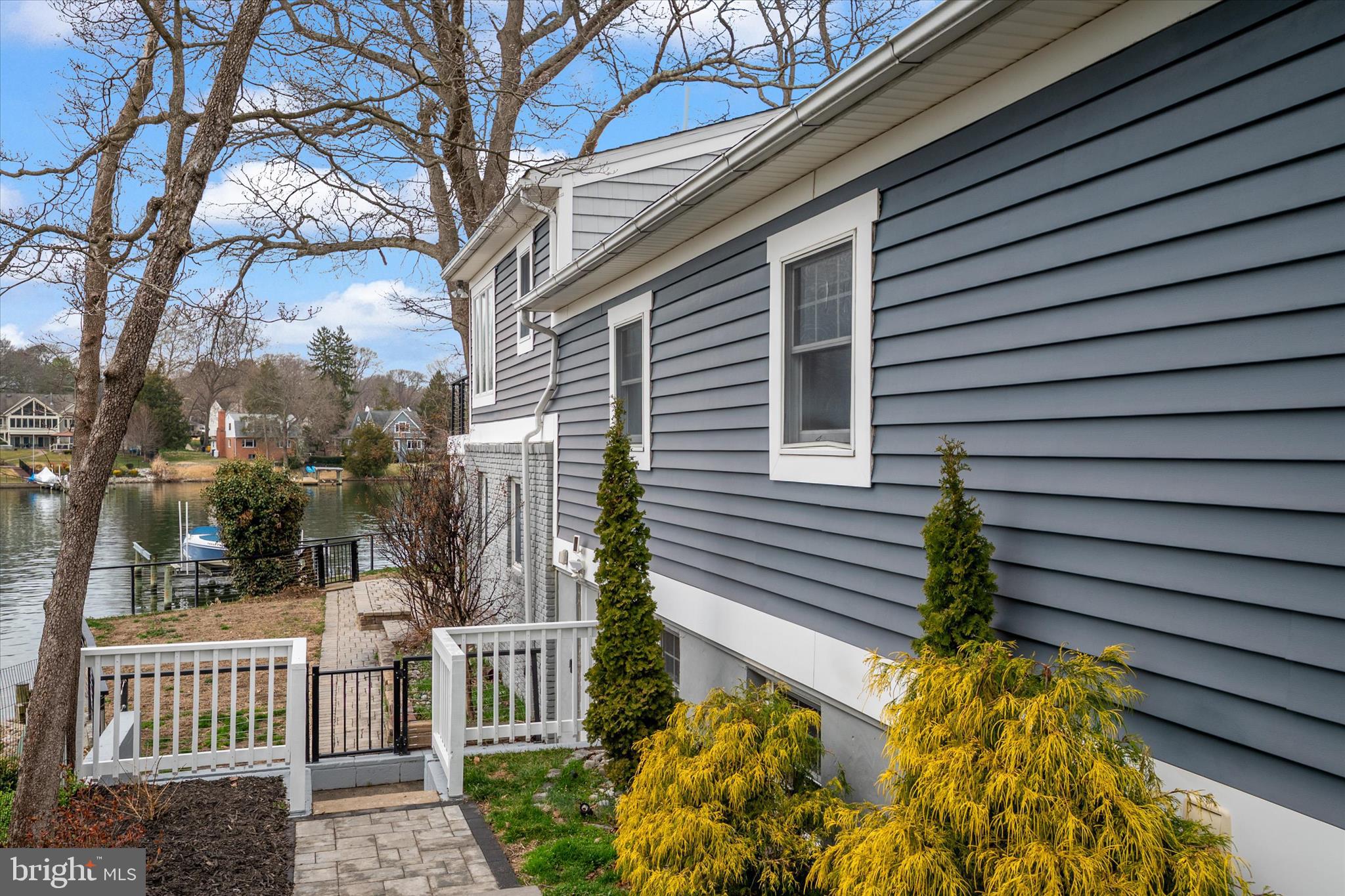 UPPER MAGOTHY BEACH - Residential