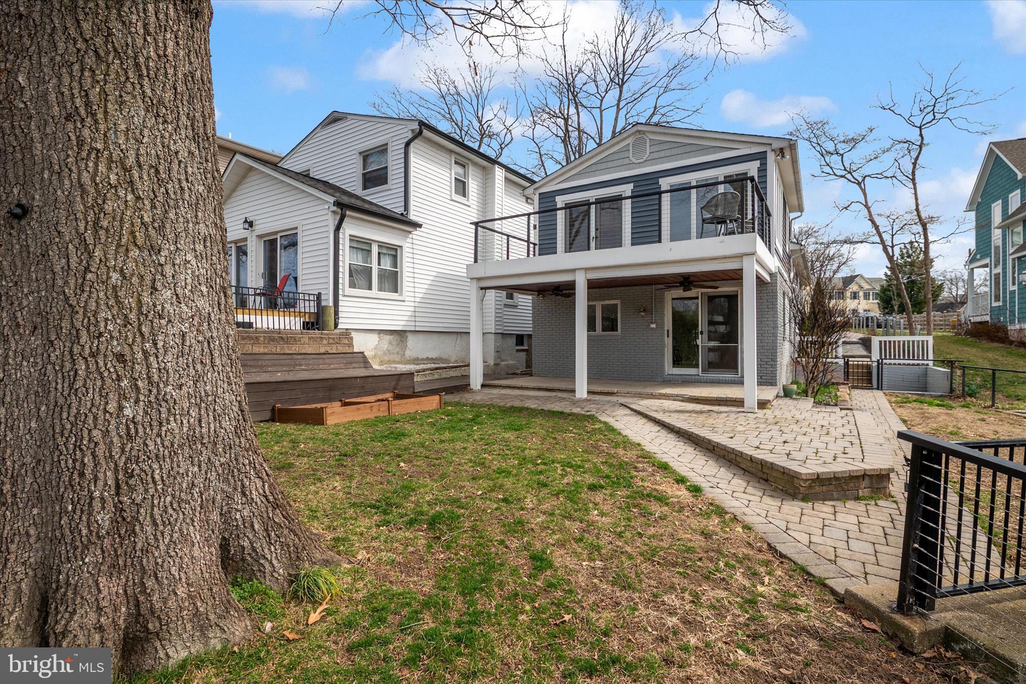 UPPER MAGOTHY BEACH - Residential