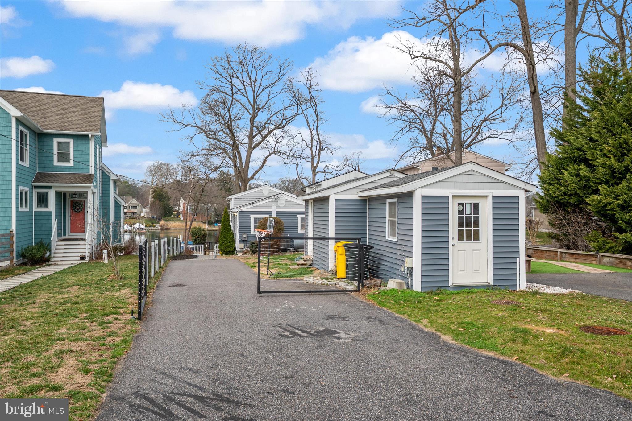 UPPER MAGOTHY BEACH - Residential