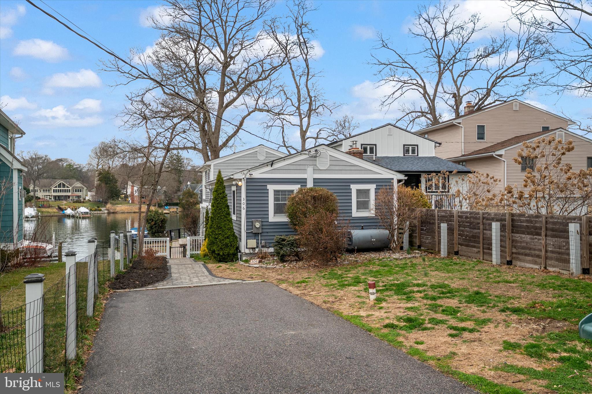 UPPER MAGOTHY BEACH - Residential
