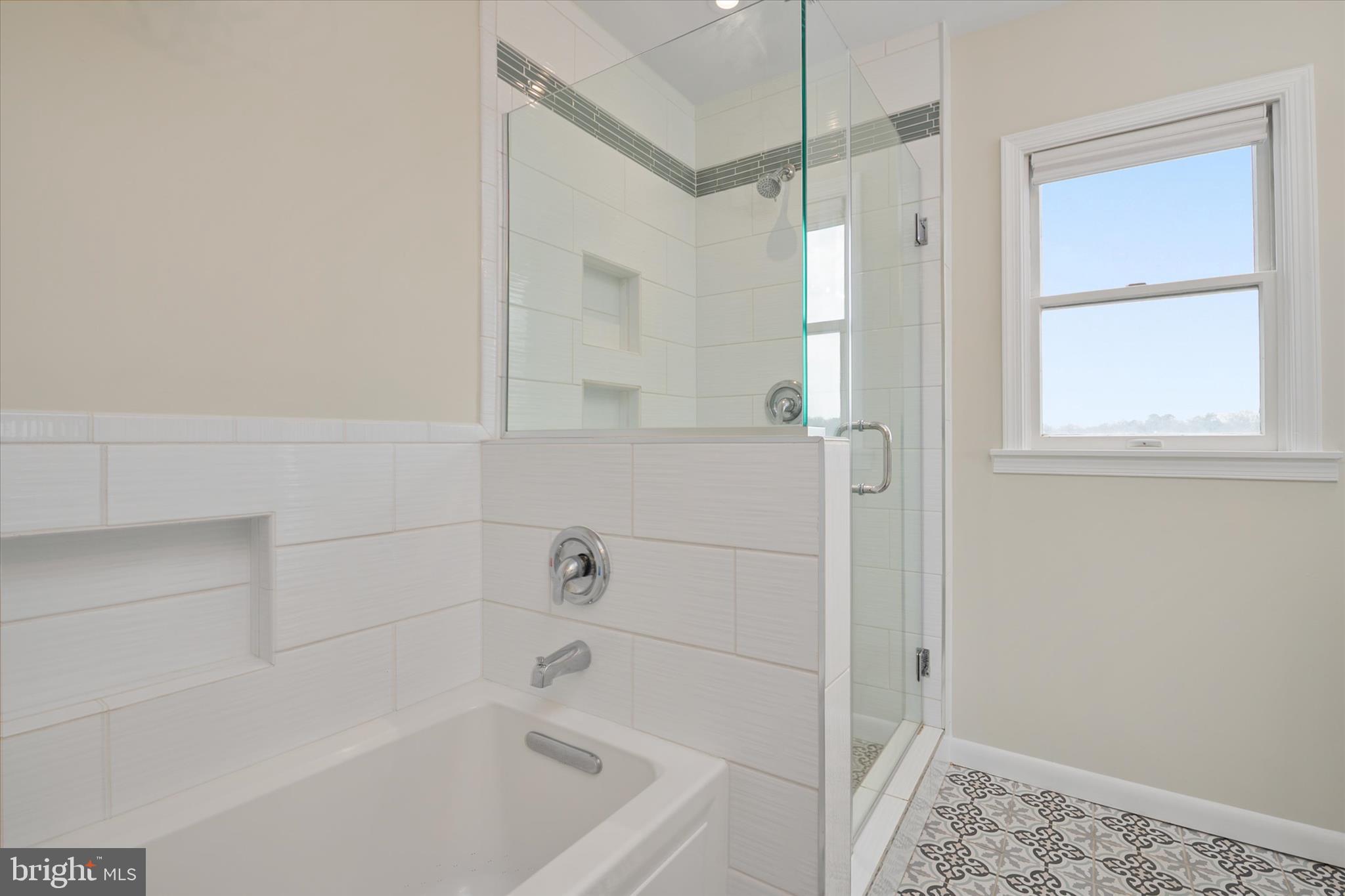 UPPER MAGOTHY BEACH - Residential