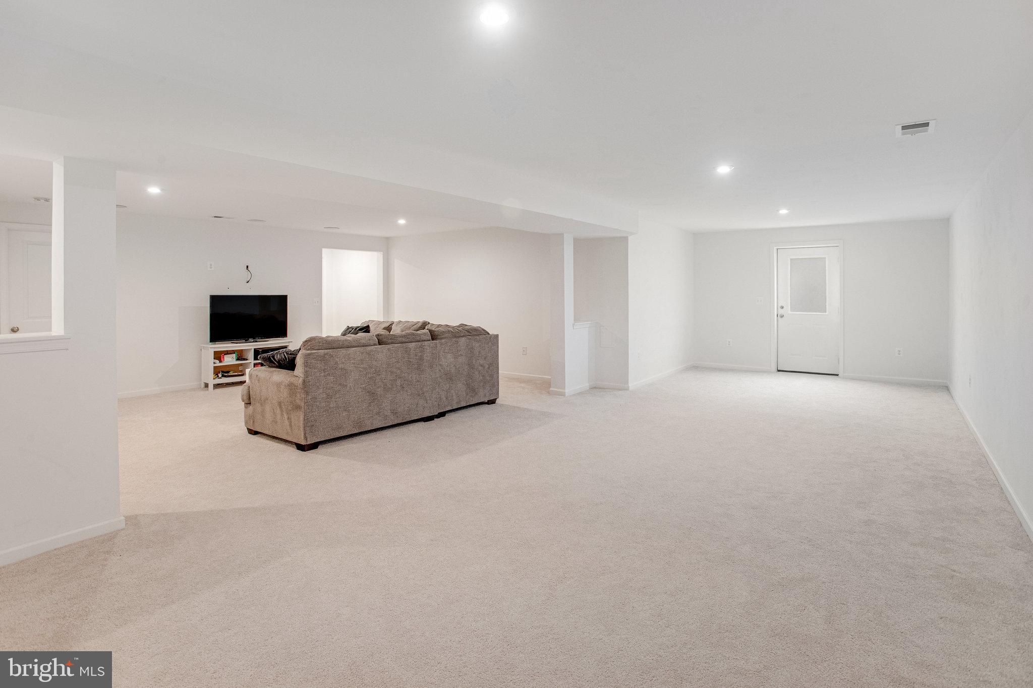 EMBREY MILL - Residential Lease