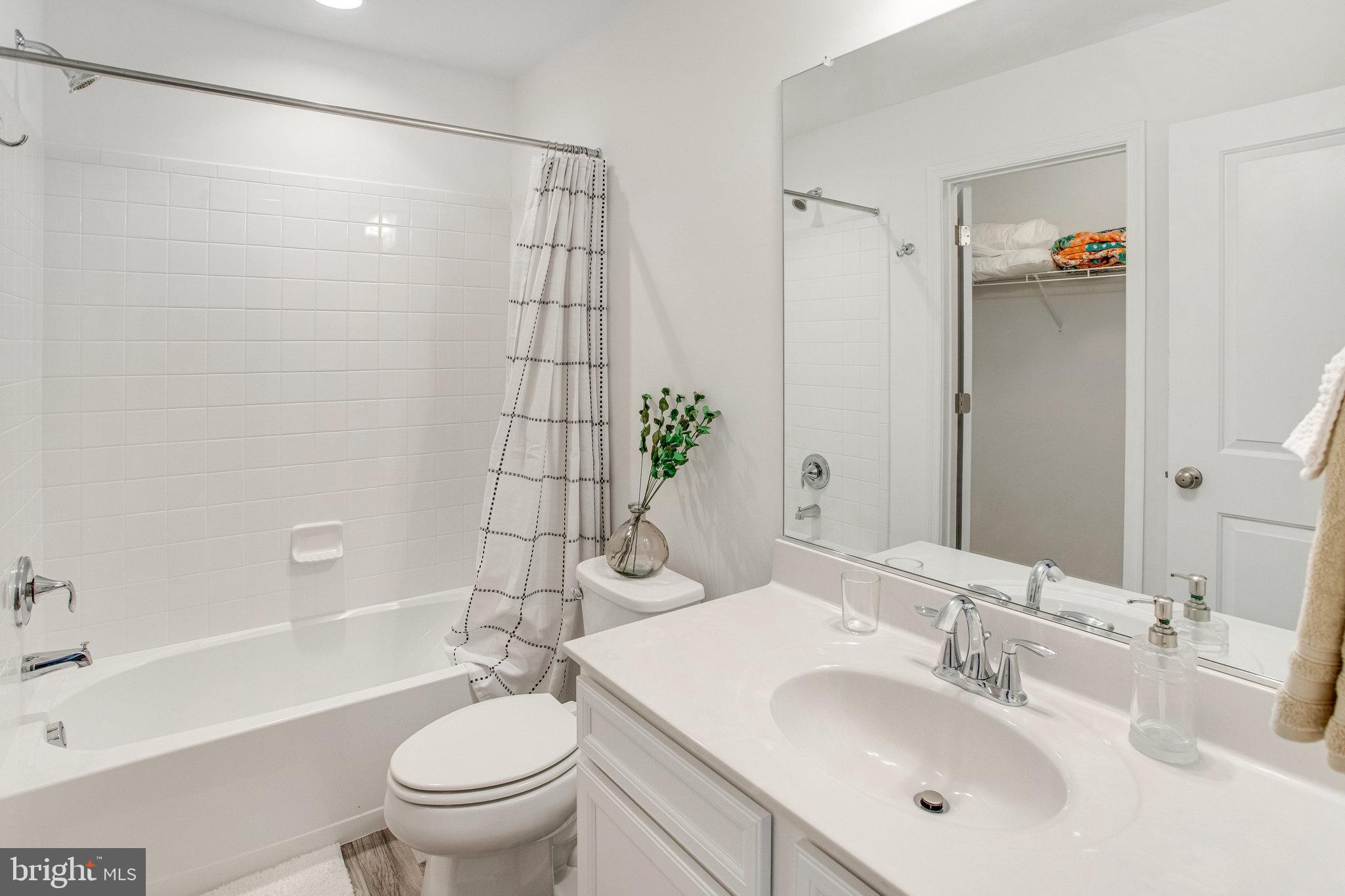 EMBREY MILL - Residential Lease