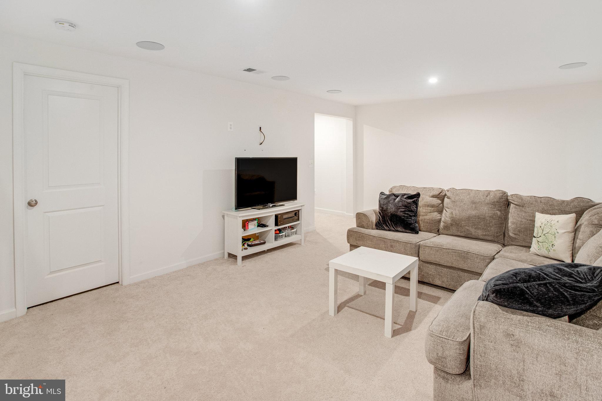 EMBREY MILL - Residential Lease