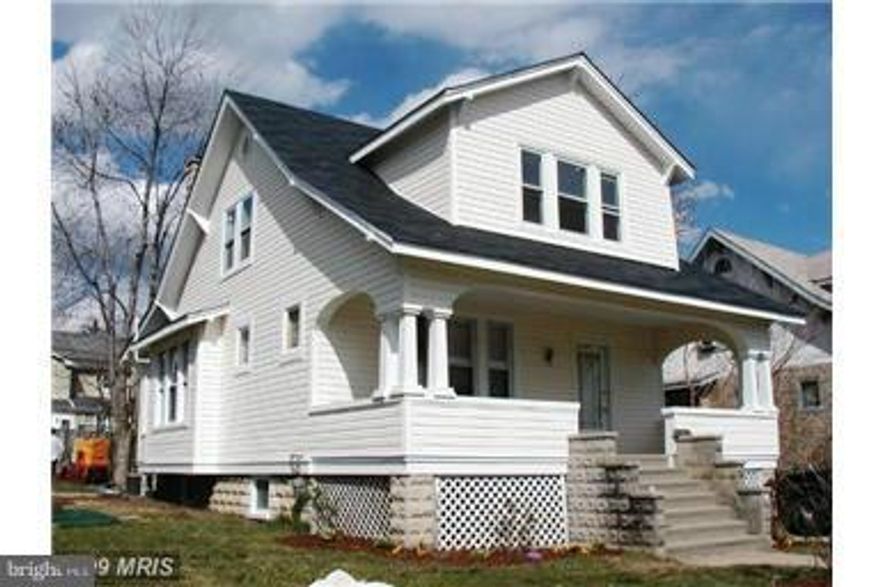 House needs some work but a good deal at this price! Owner is looking for quick settlement.