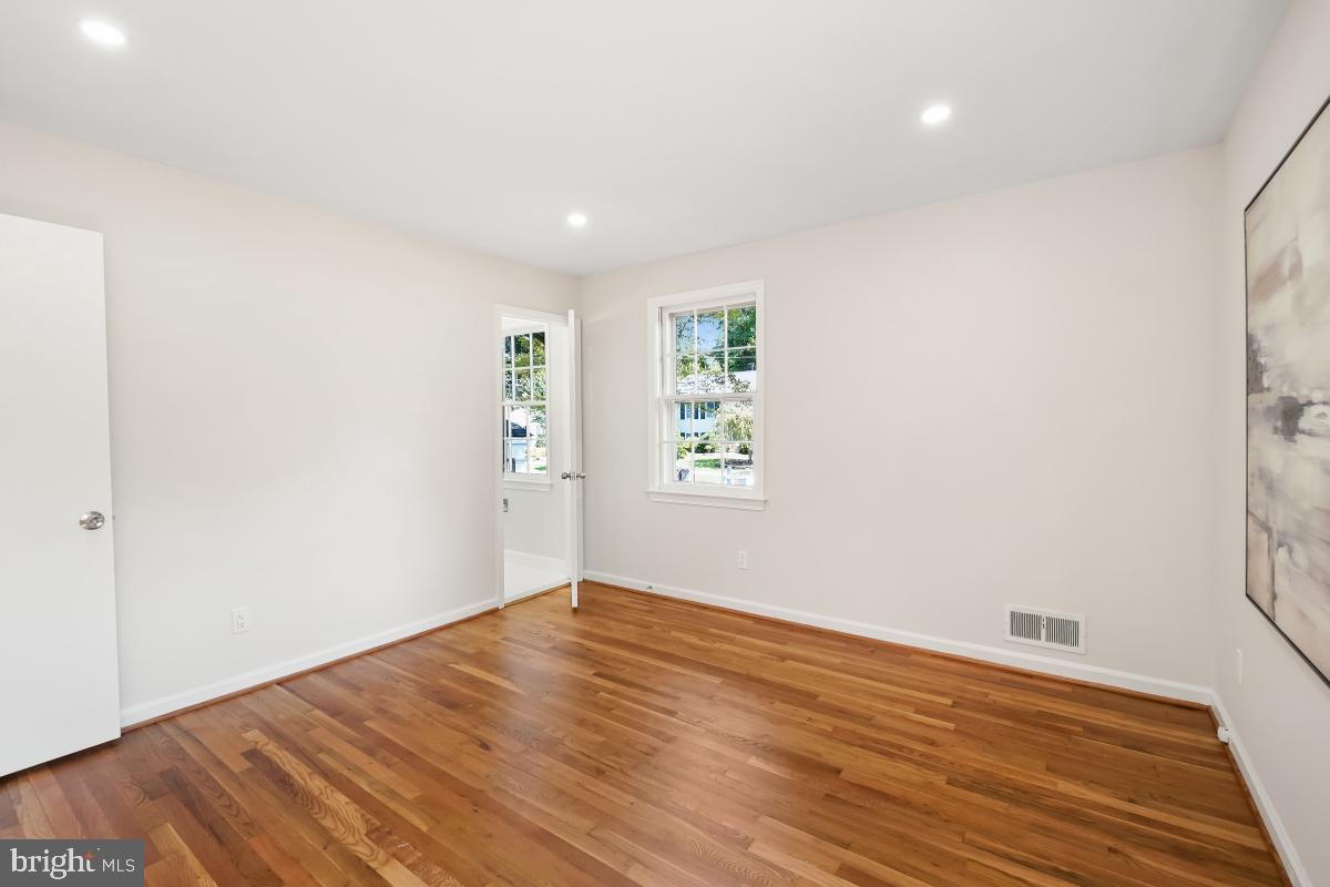 ROCKVILLE ESTATES - Residential