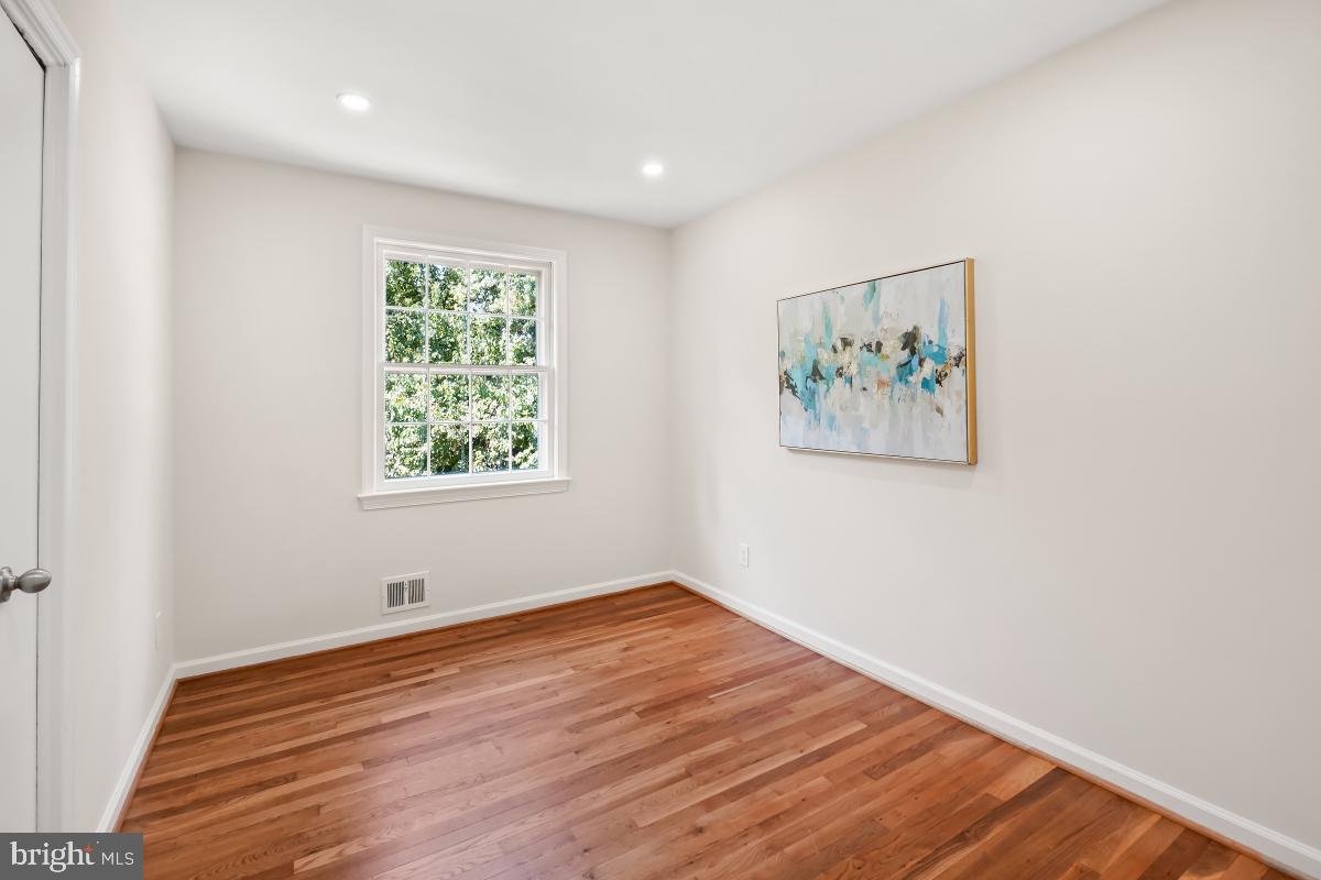 ROCKVILLE ESTATES - Residential