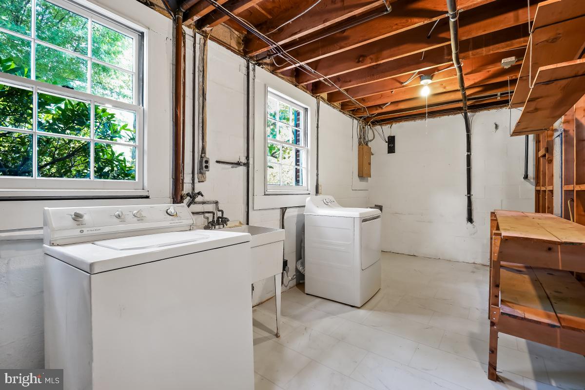 ROCKVILLE ESTATES - Residential