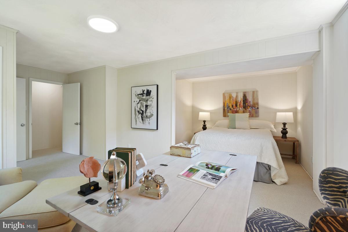 ROCKVILLE ESTATES - Residential