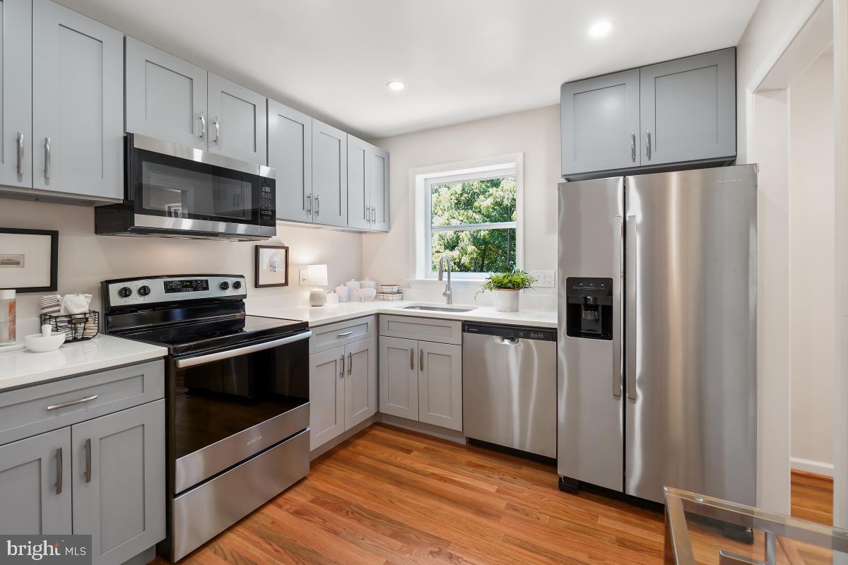 ROCKVILLE ESTATES - Residential