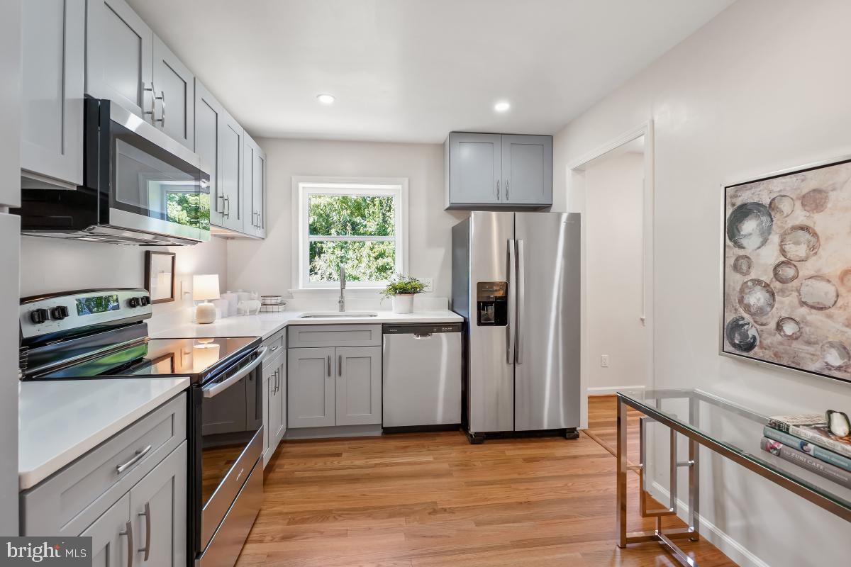 ROCKVILLE ESTATES - Residential