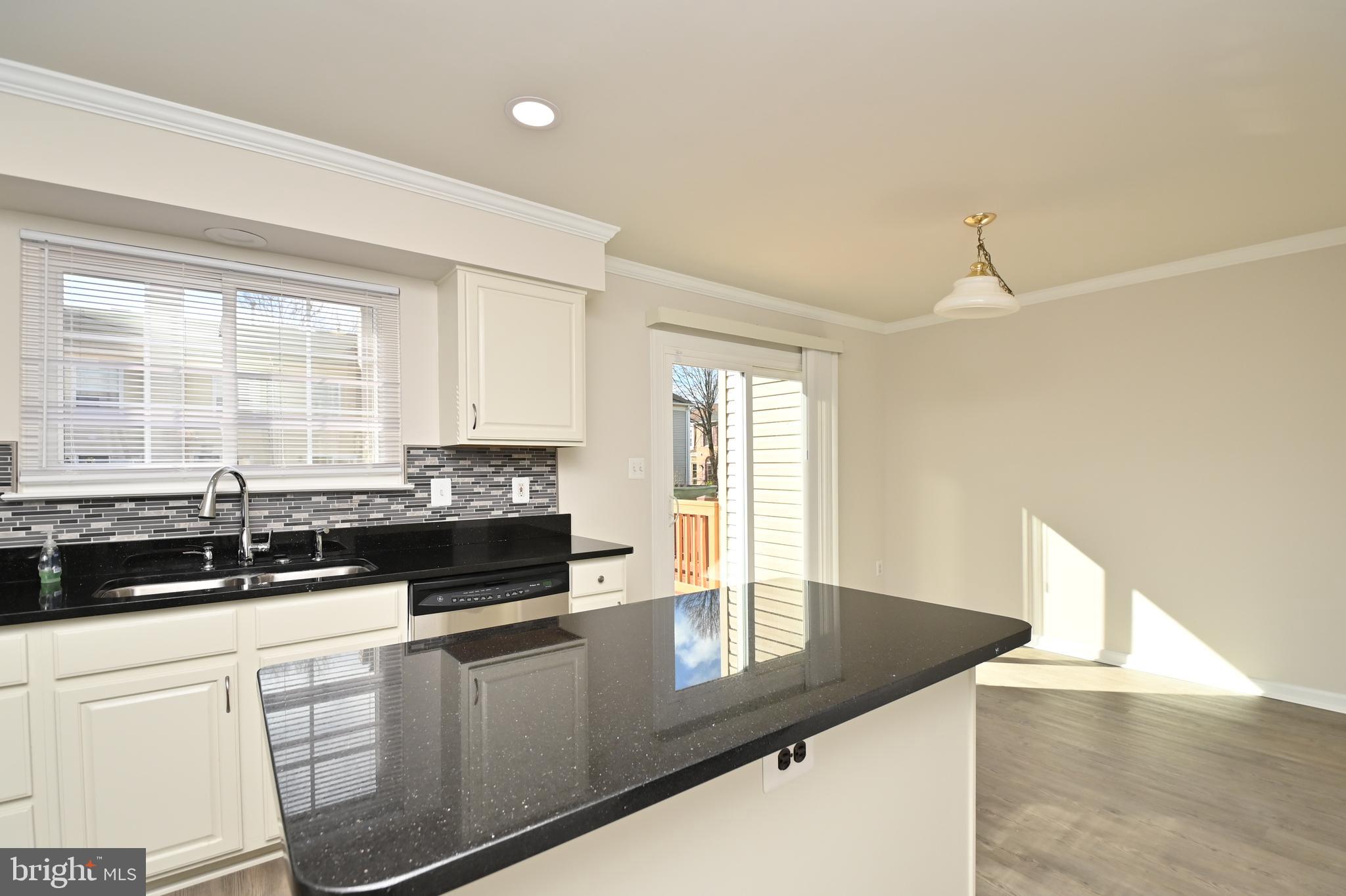 KINGSTOWNE - Residential