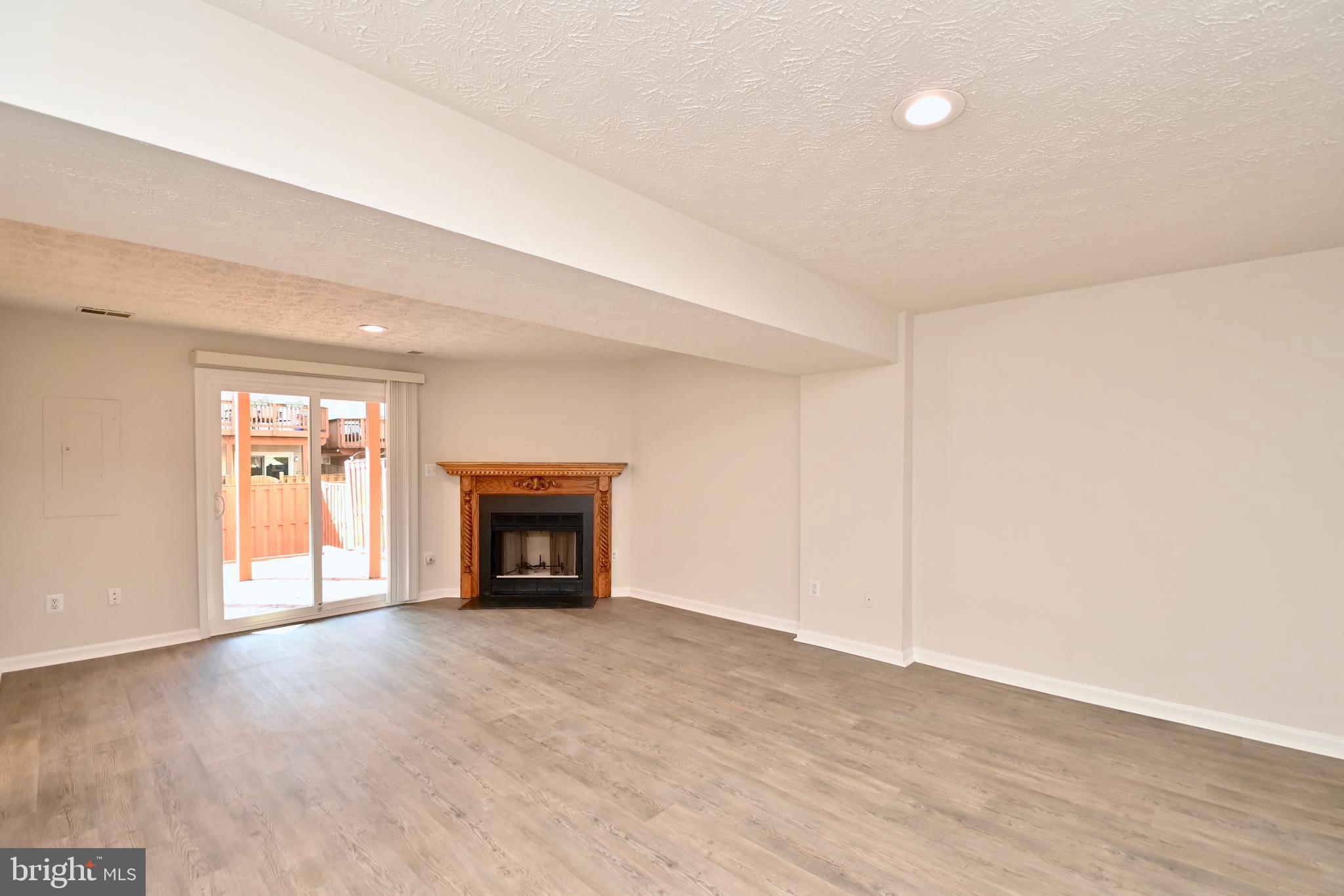 KINGSTOWNE - Residential