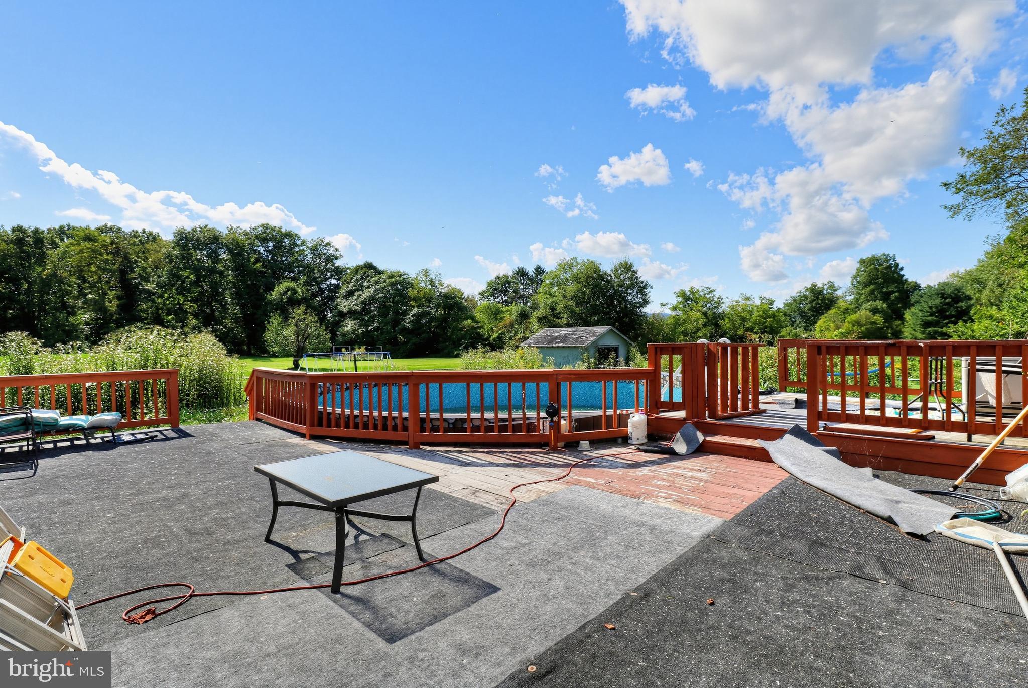 24 LINNWOOD DRIVE