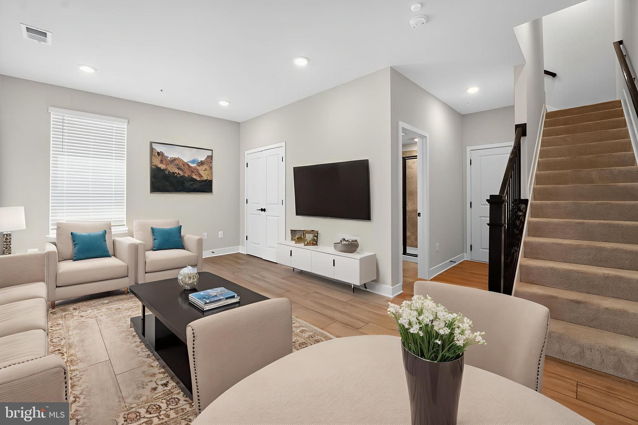 MEDFIELD - Residential