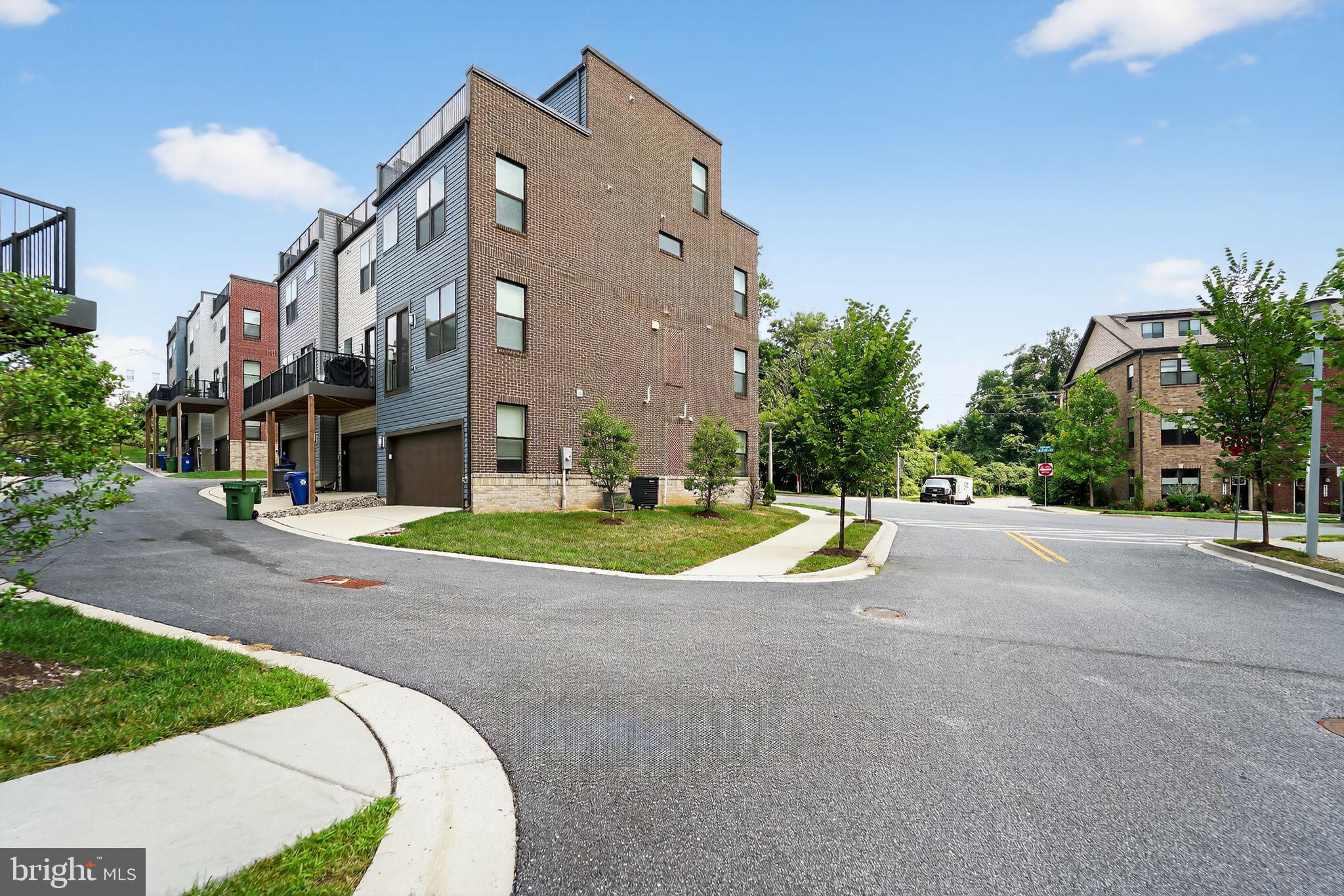 MEDFIELD - Residential