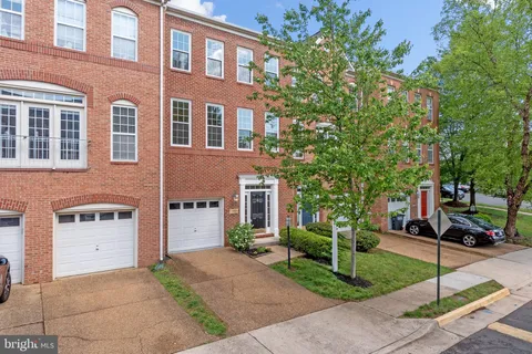 13604 Red Squirrel Way, Herndon, VA MLS: VAFX2229882