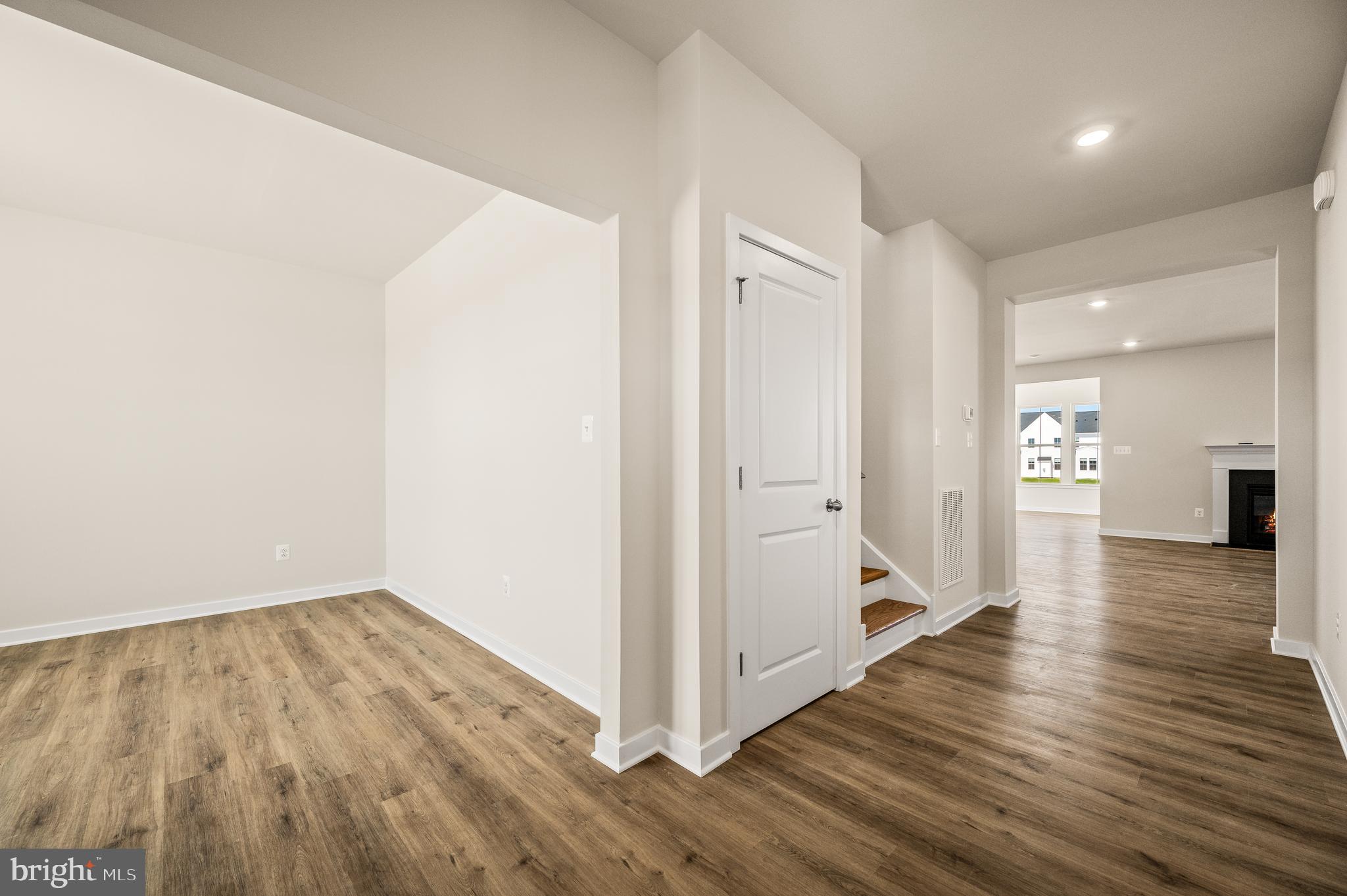 340 APPLEFORD CIRCLE