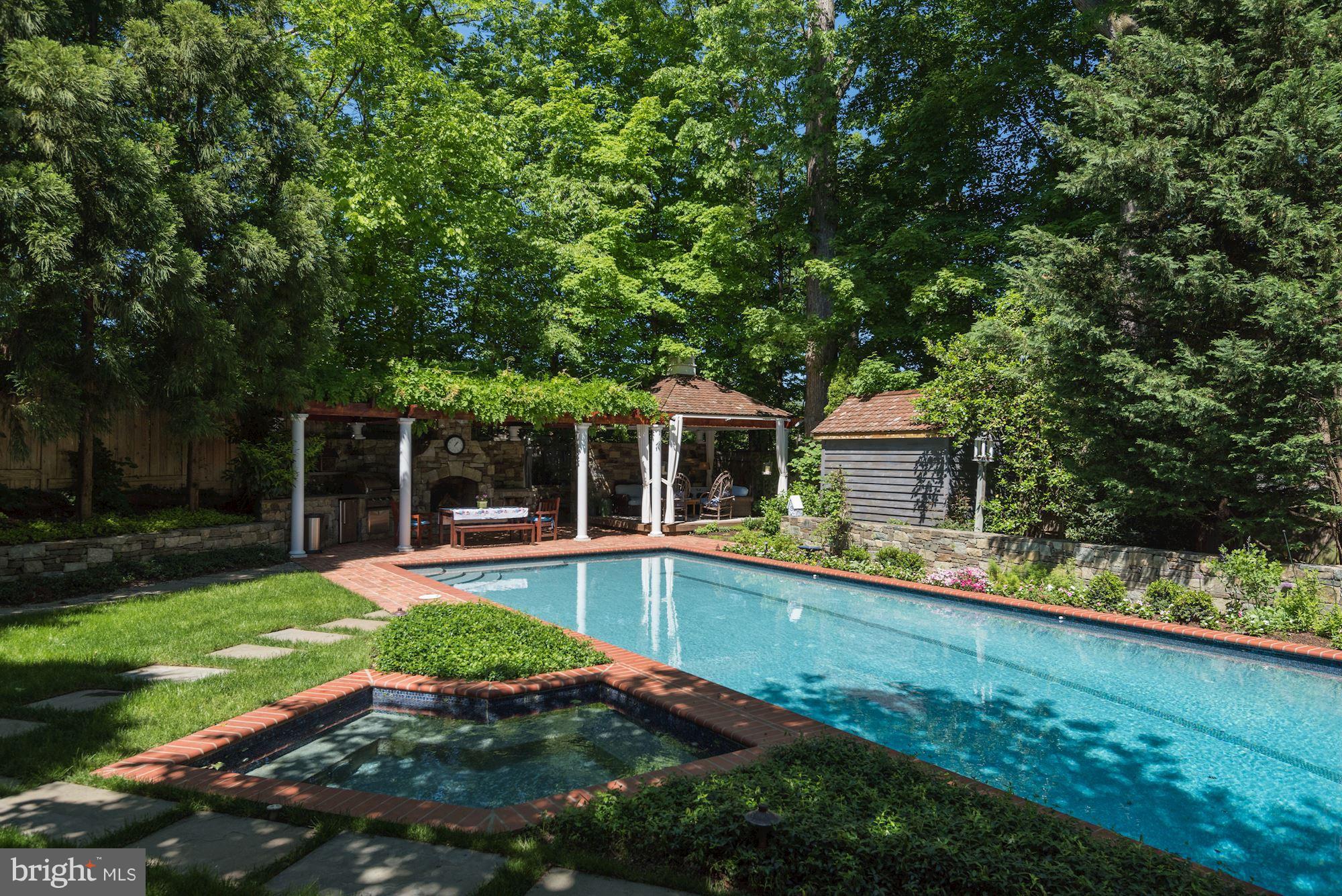 CLEVELAND PARK - Residential