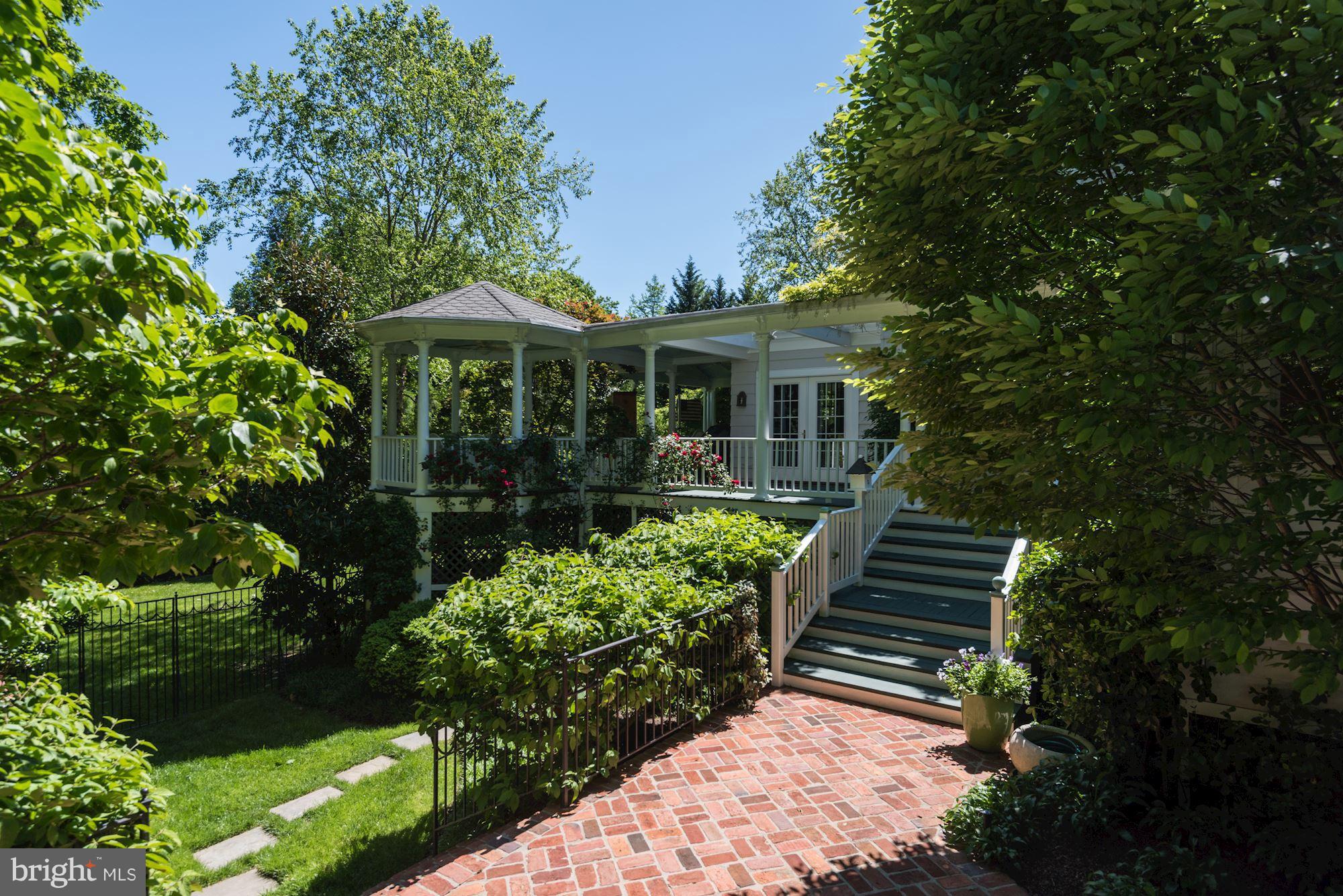 CLEVELAND PARK - Residential