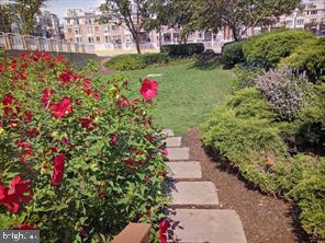 PIERSIDE AT HARBORVIEW - Residential Lease