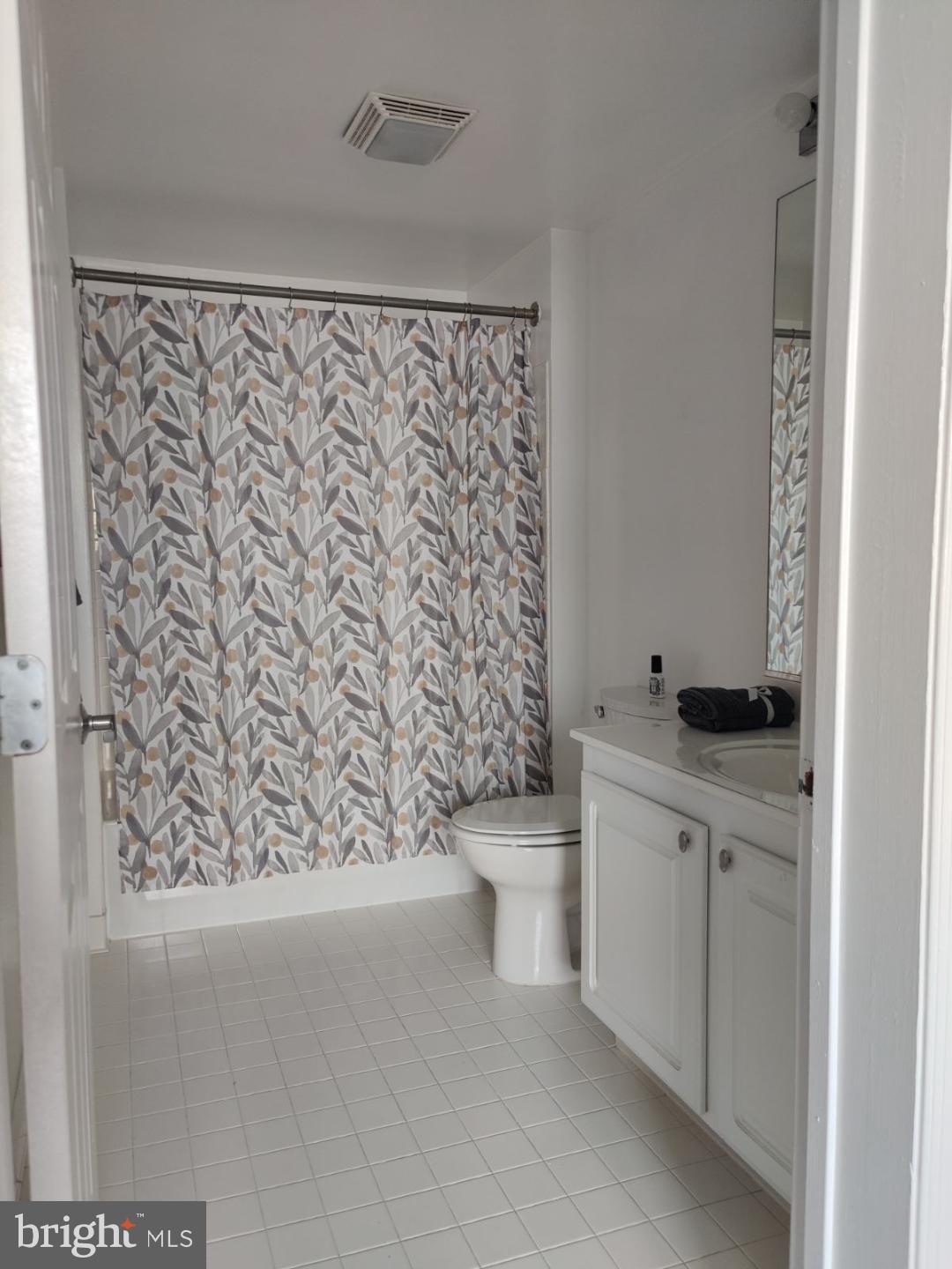 PIERSIDE AT HARBORVIEW - Residential Lease