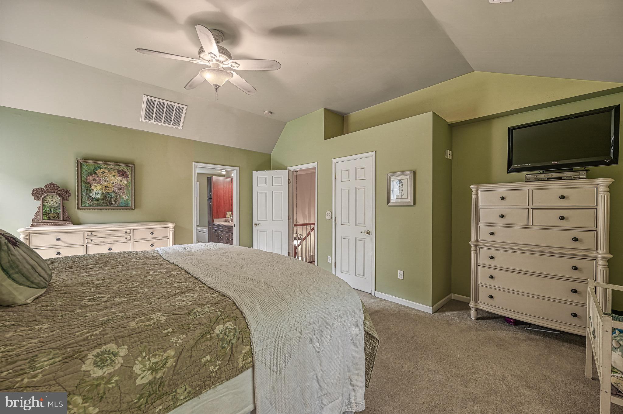 PINE HARBOUR - Residential