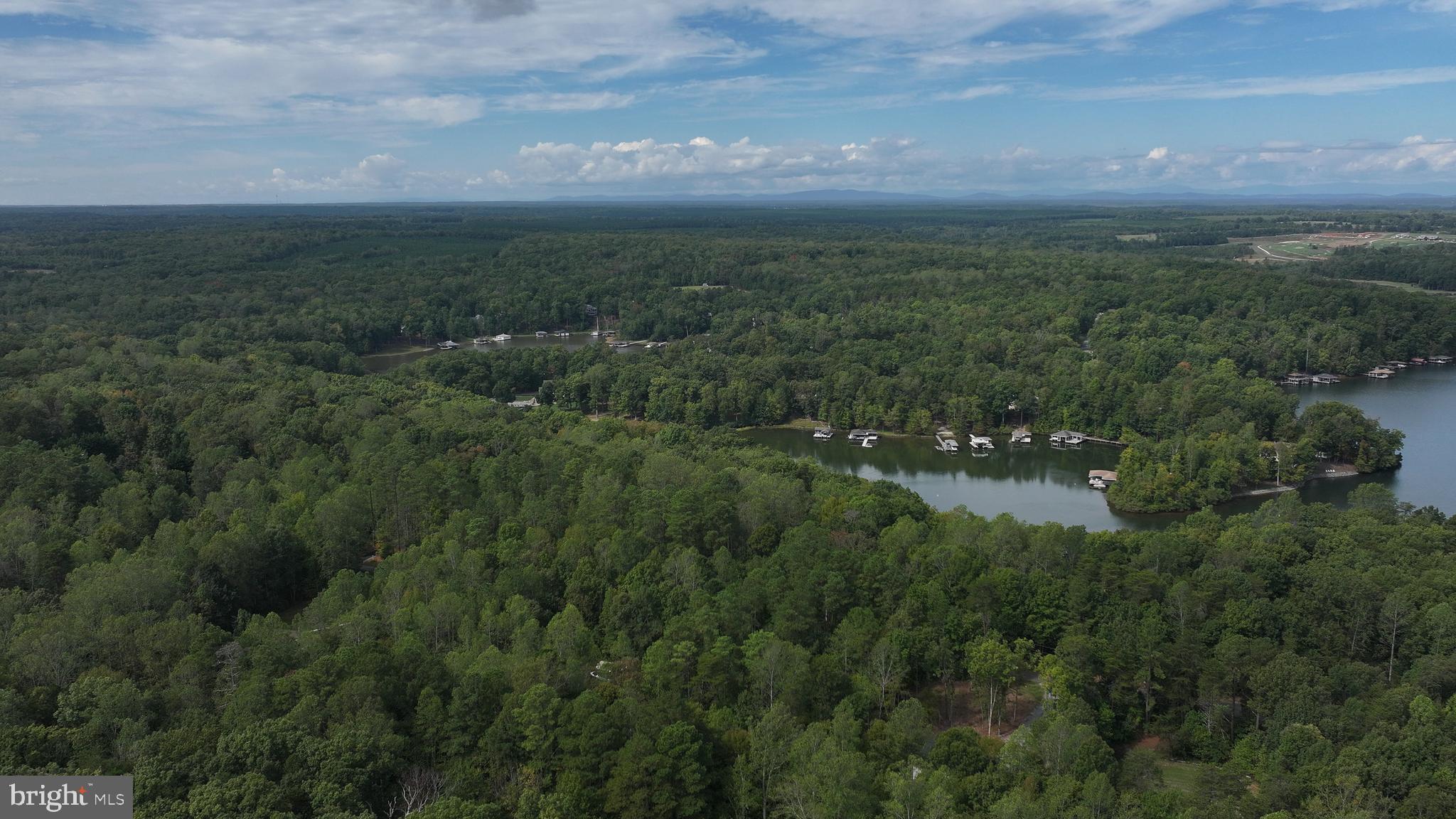PINE HARBOUR - Residential