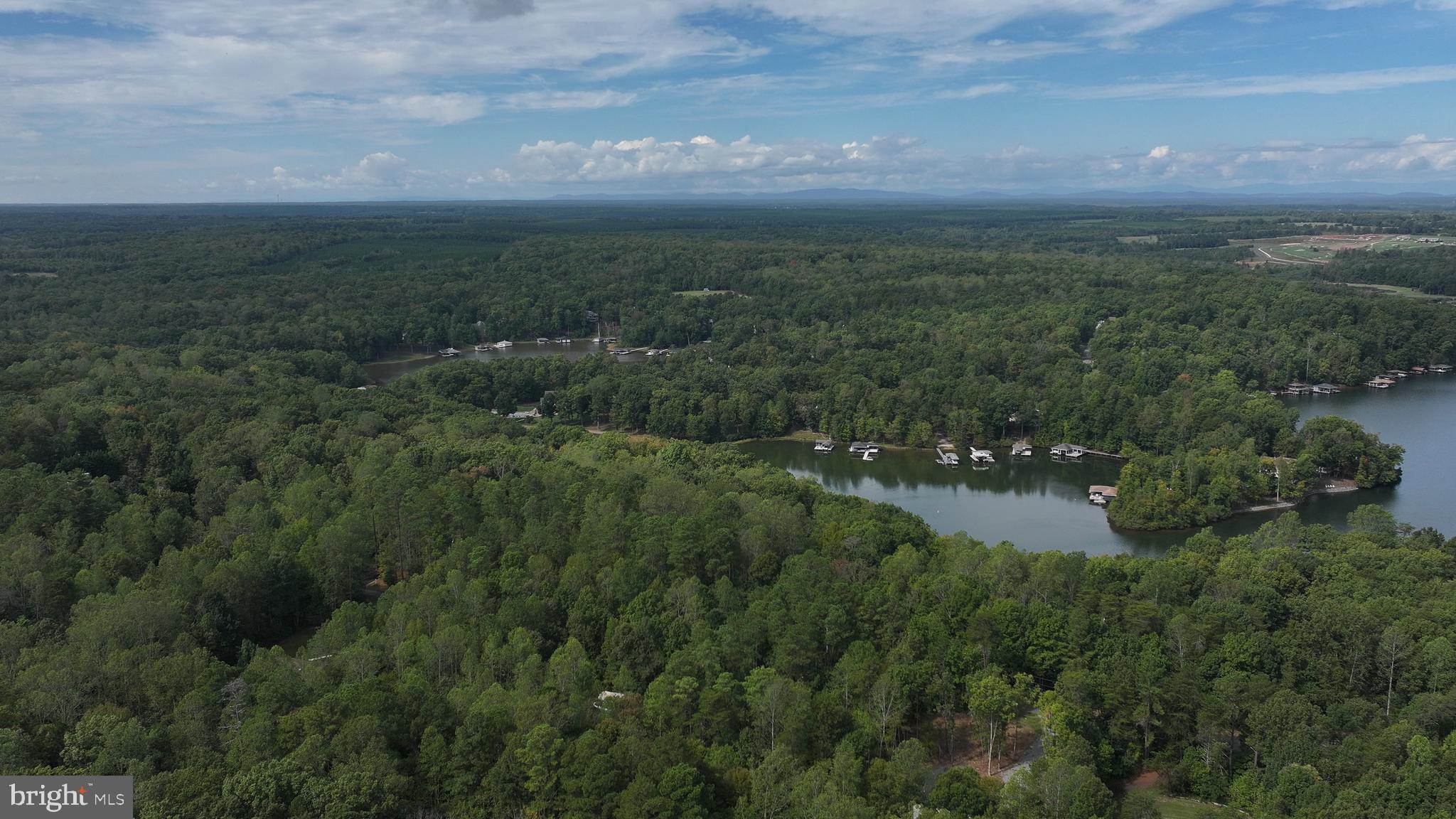 PINE HARBOUR - Residential