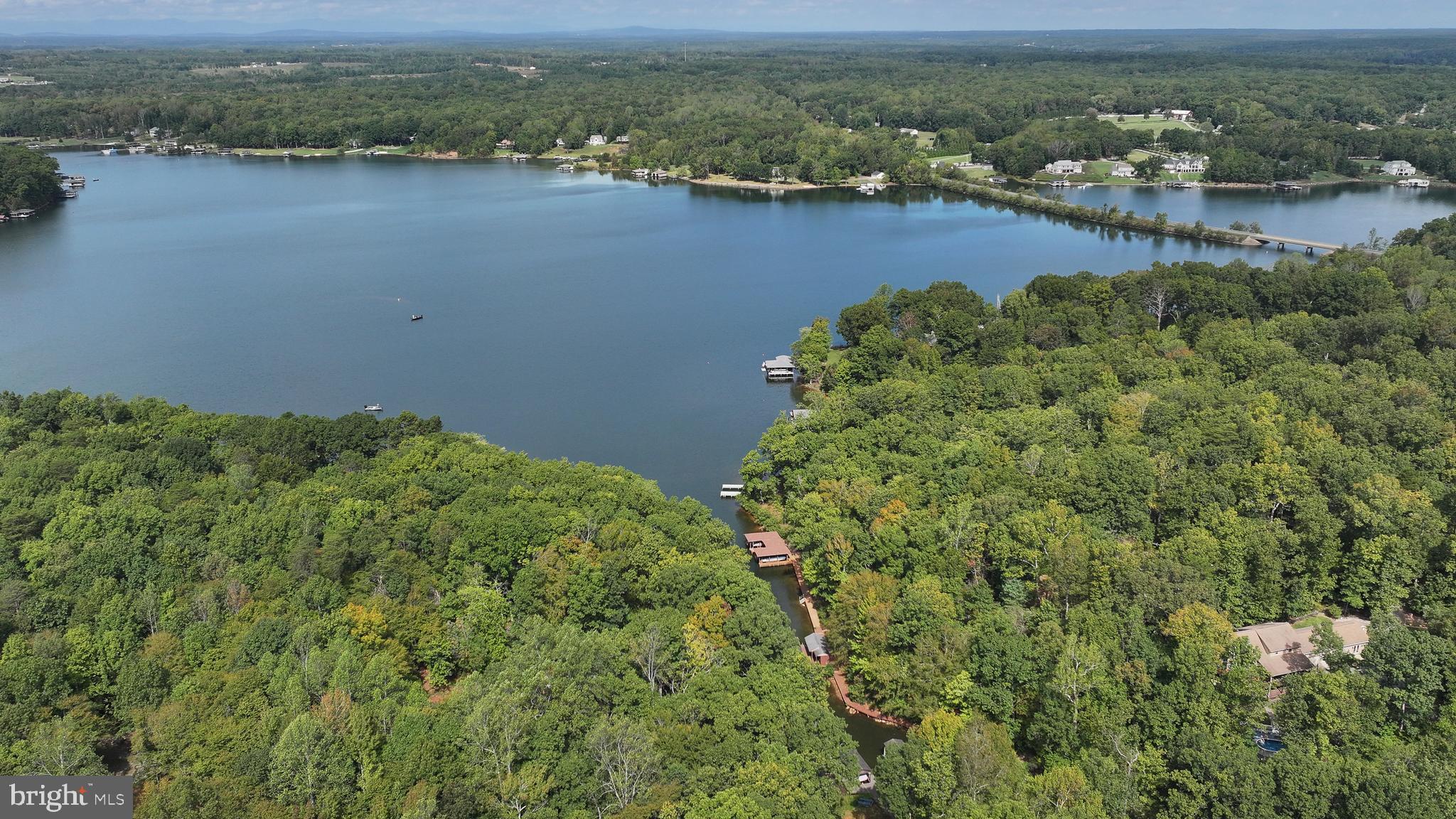 PINE HARBOUR - Residential