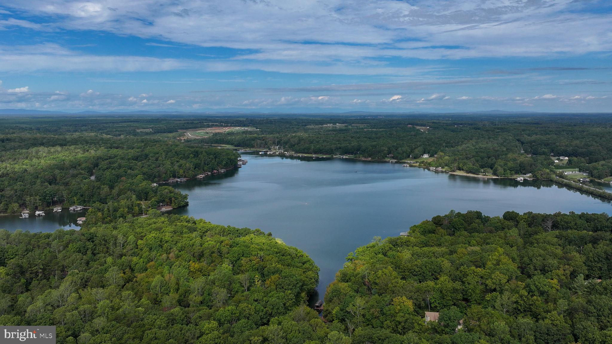 PINE HARBOUR - Residential