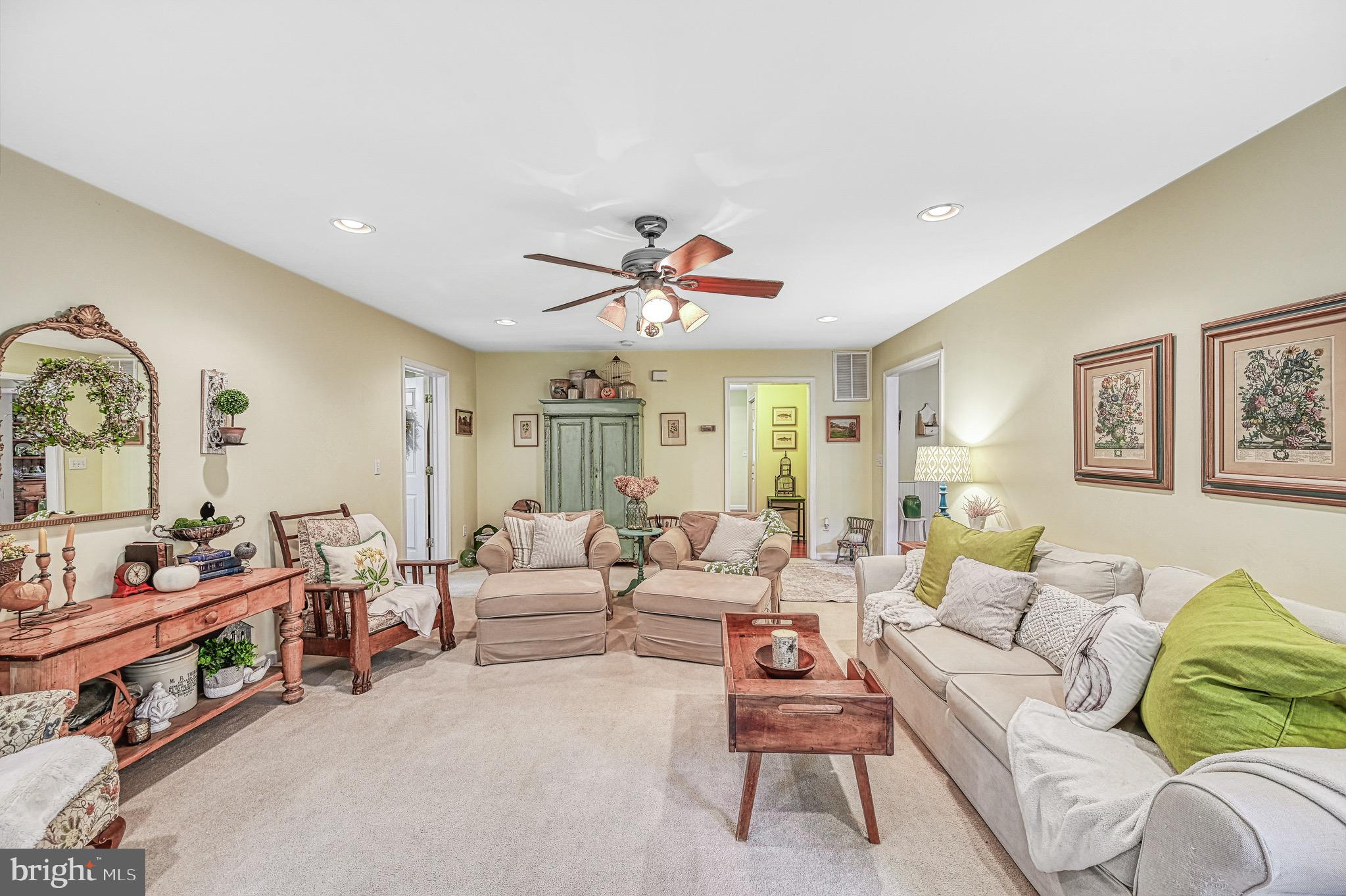 PINE HARBOUR - Residential