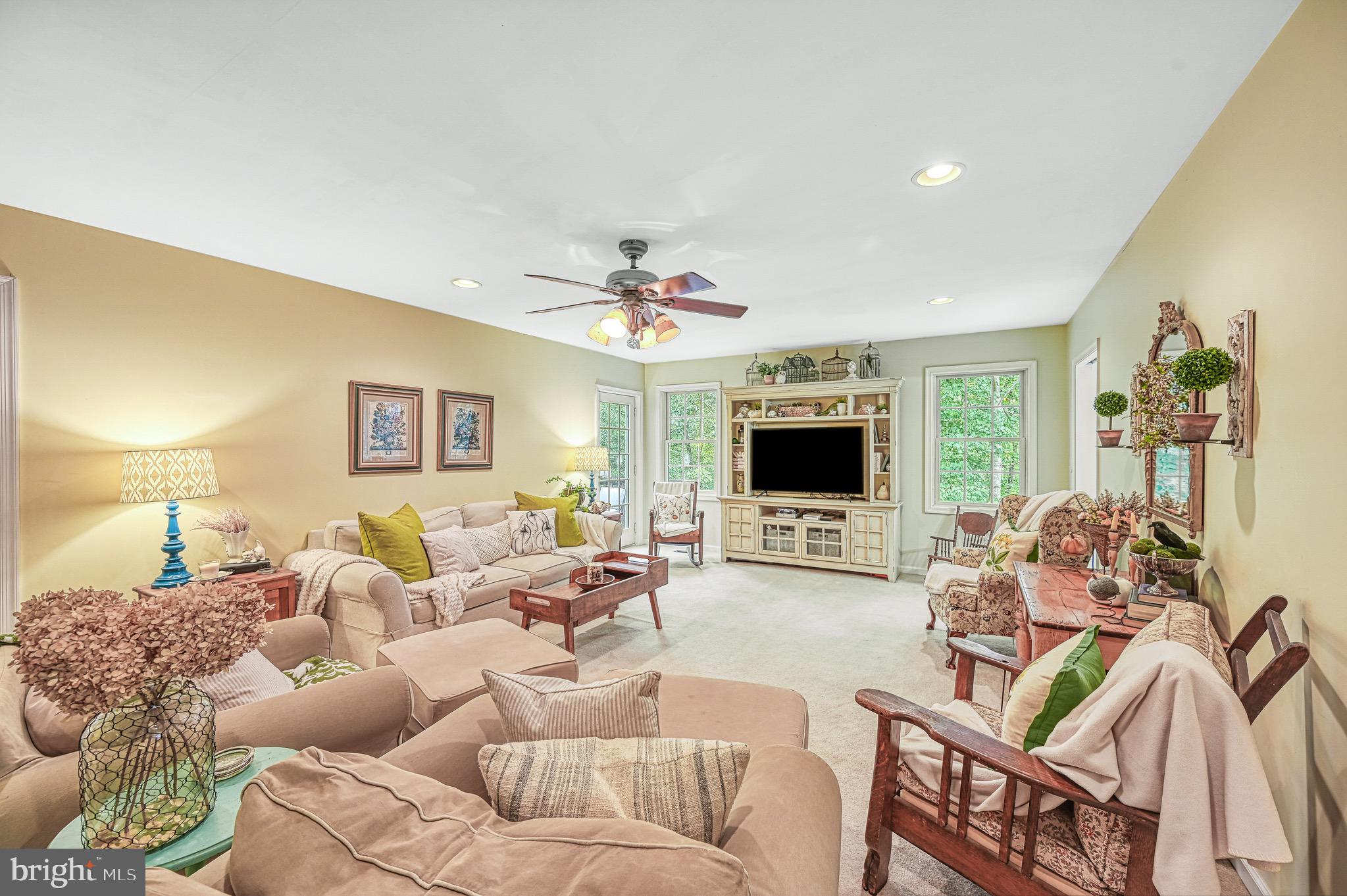 PINE HARBOUR - Residential