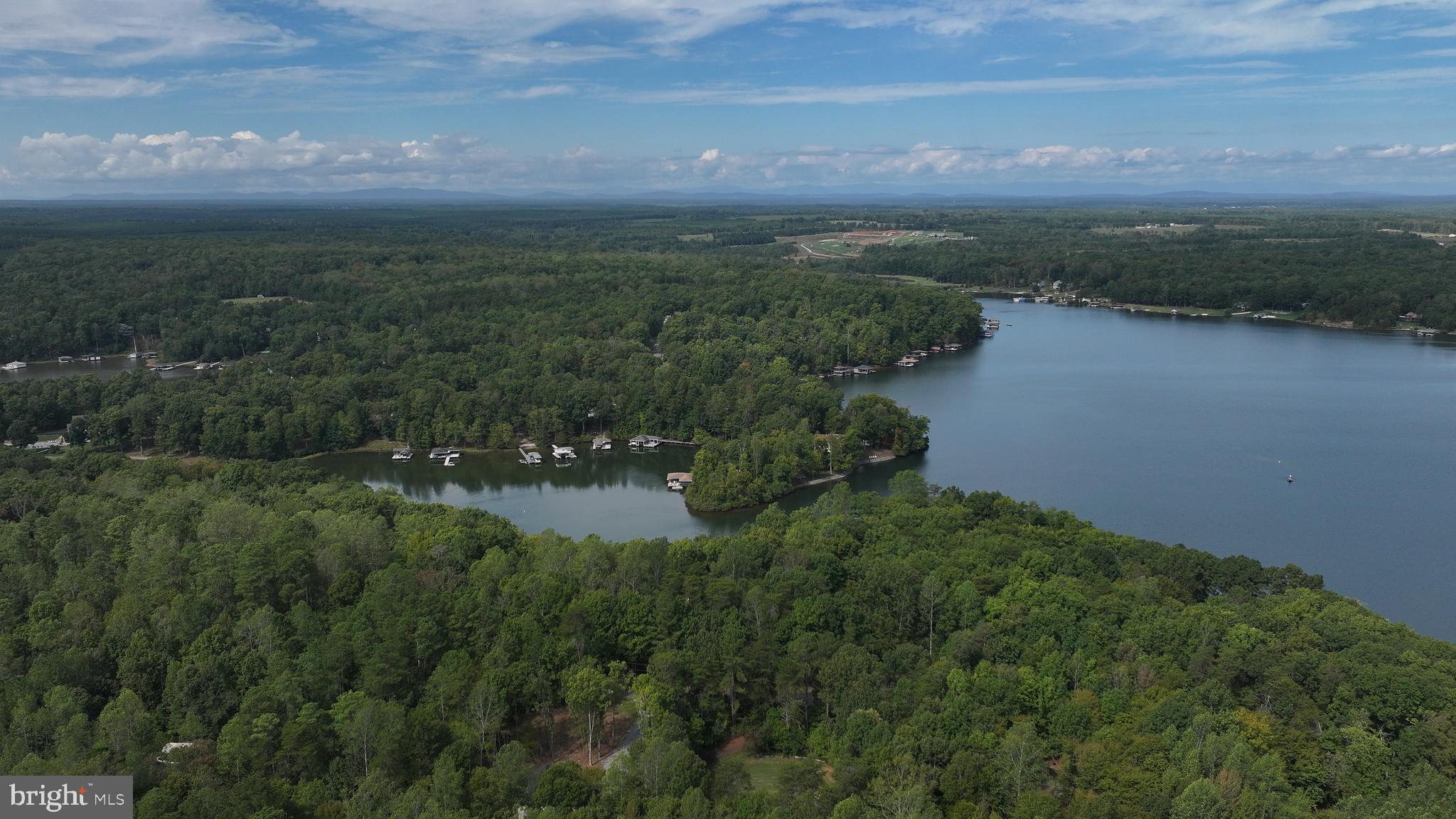 PINE HARBOUR - Residential