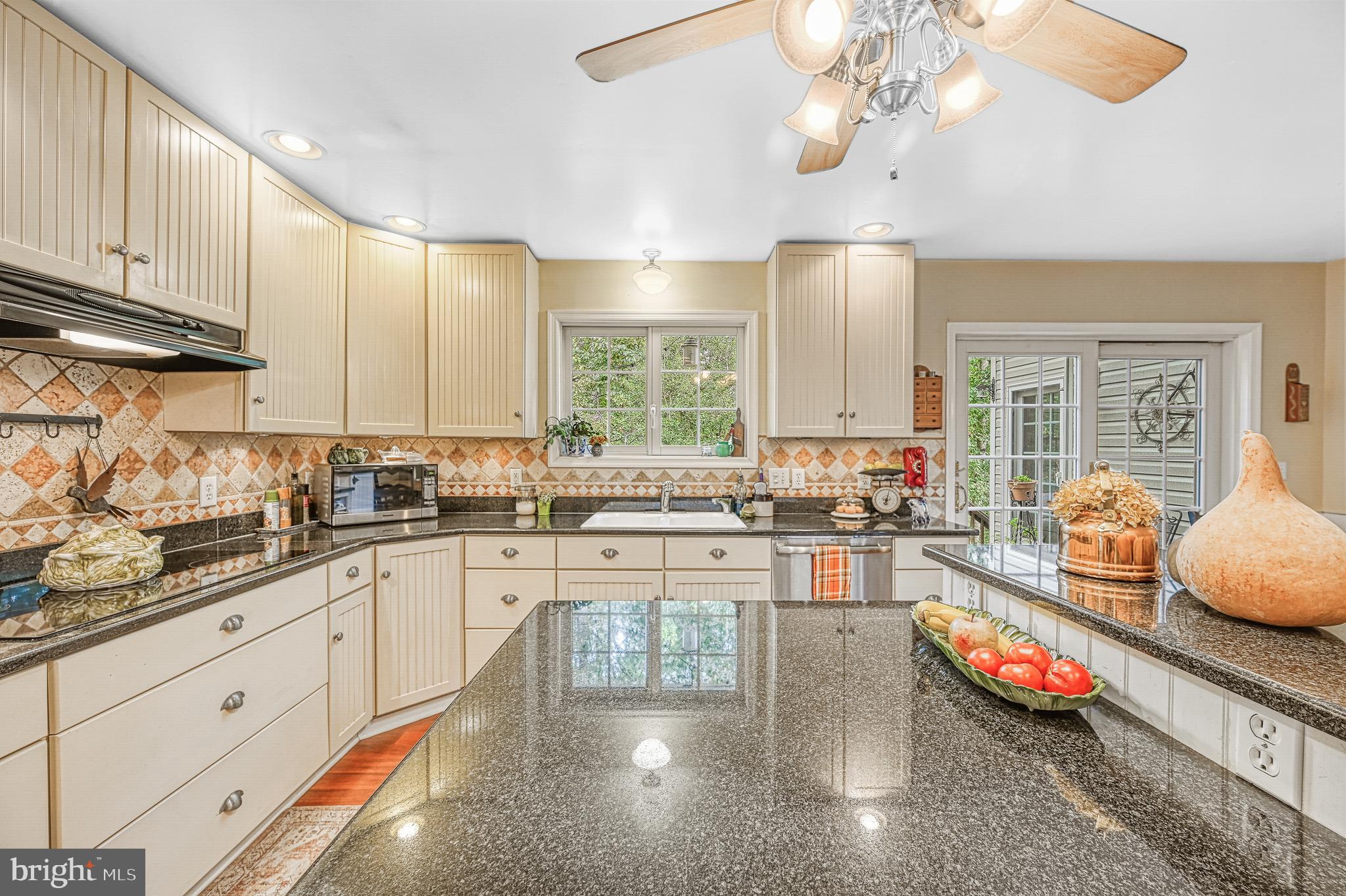 PINE HARBOUR - Residential