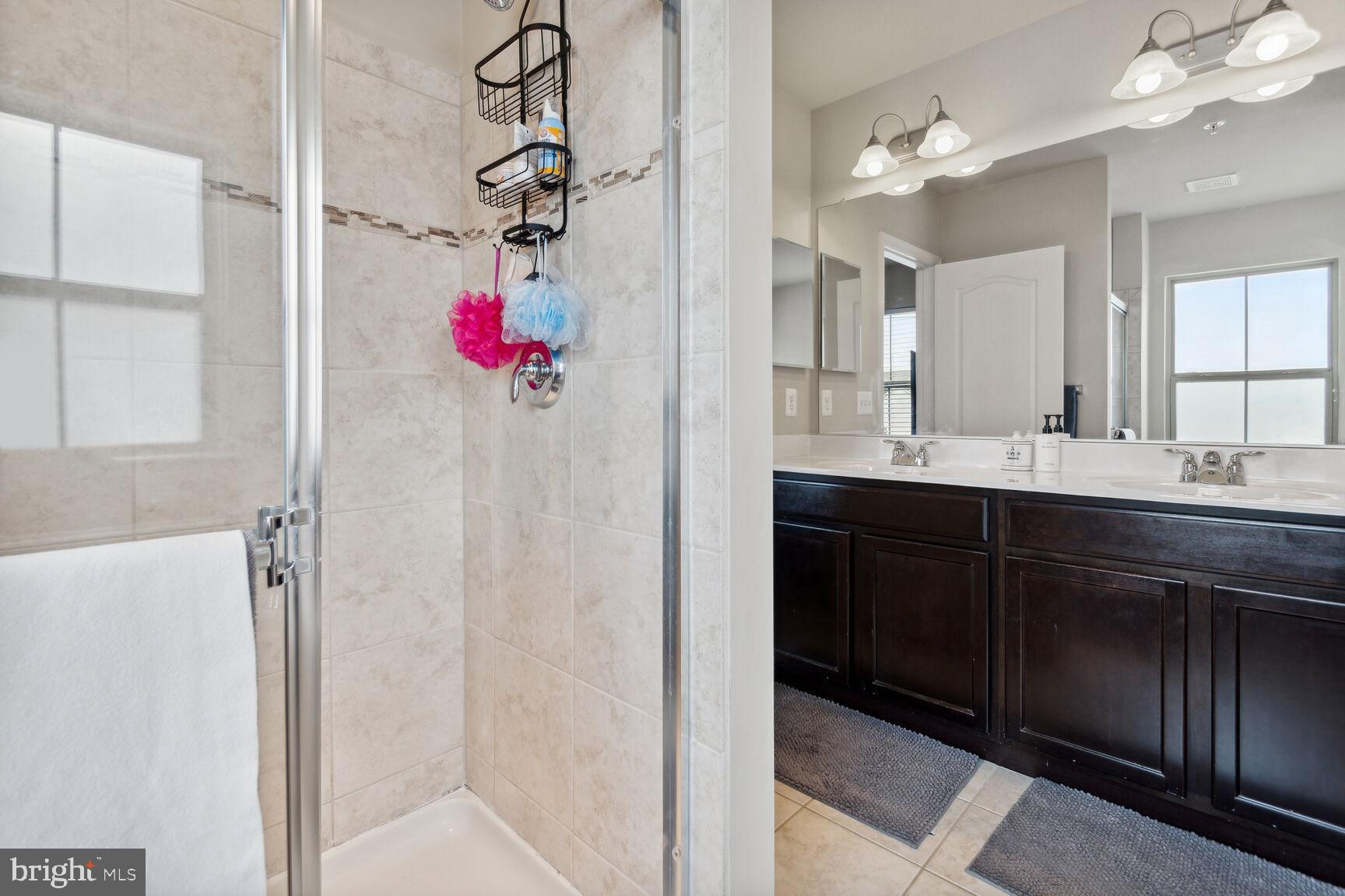 LAYHILL OVERLOOK - Residential