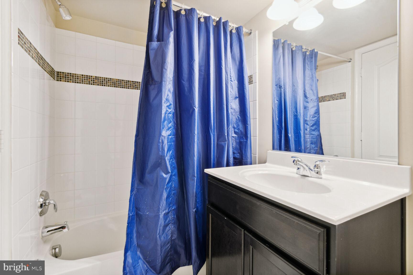 LAYHILL OVERLOOK - Residential