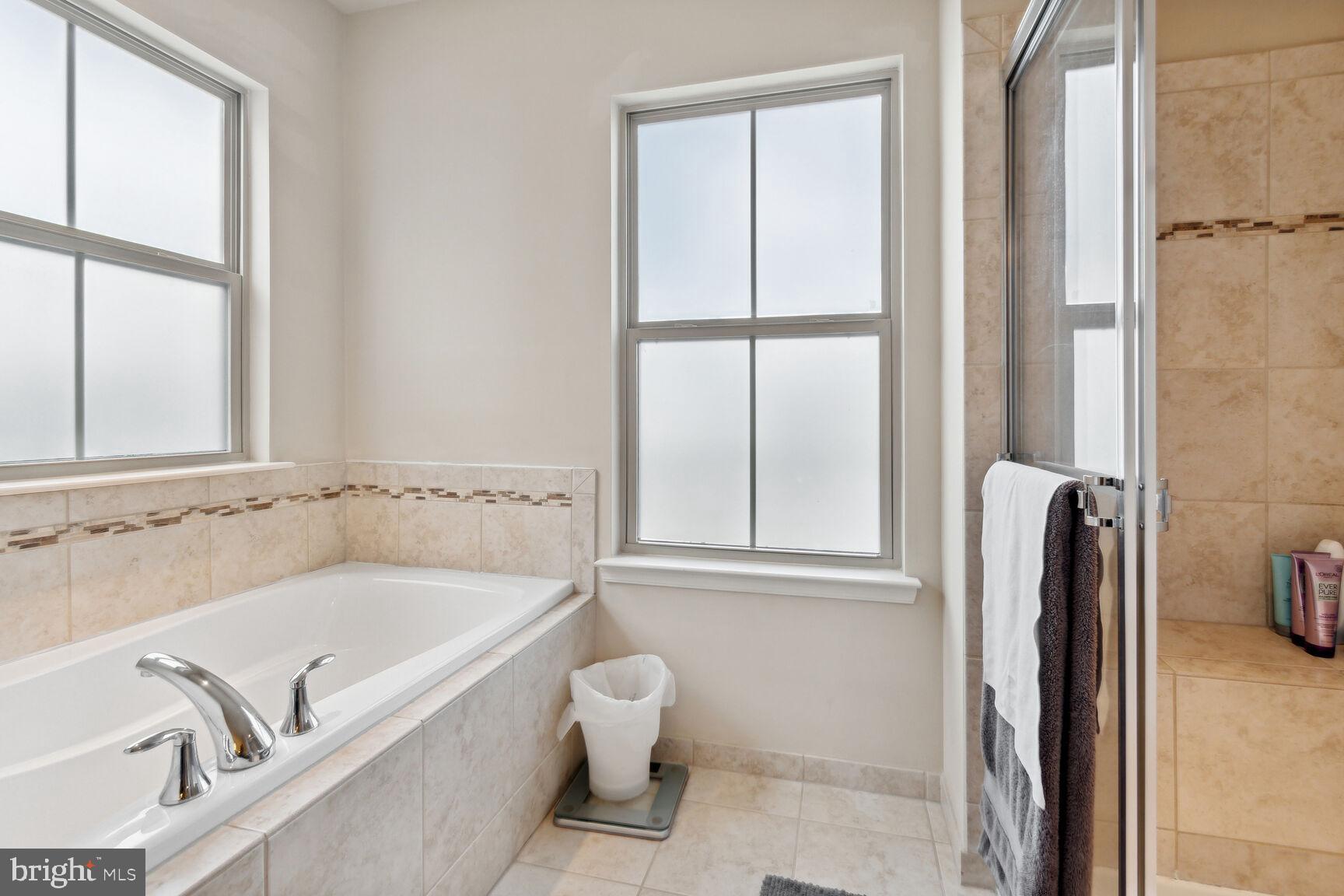 LAYHILL OVERLOOK - Residential