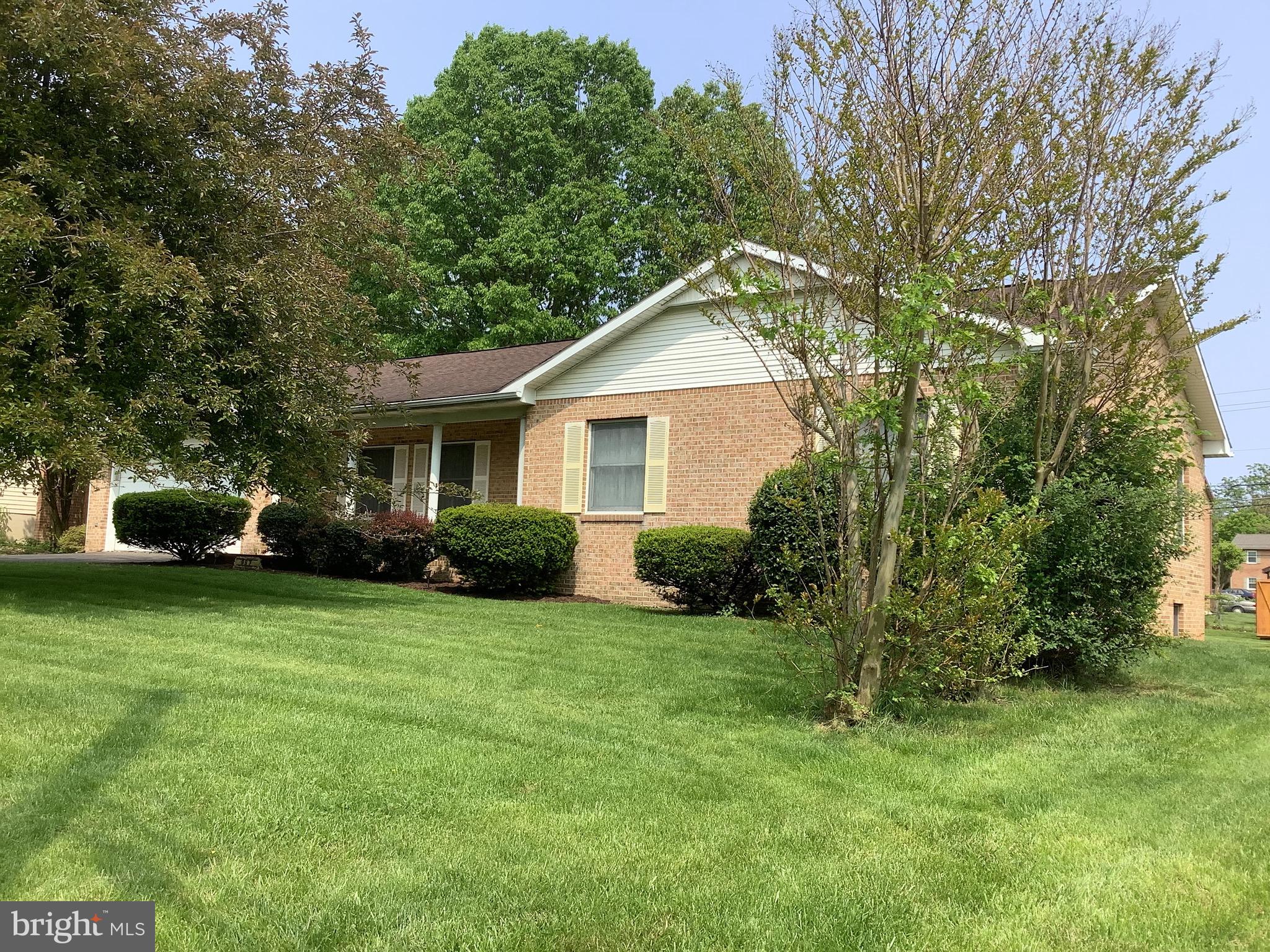 BRIARWOOD - Residential