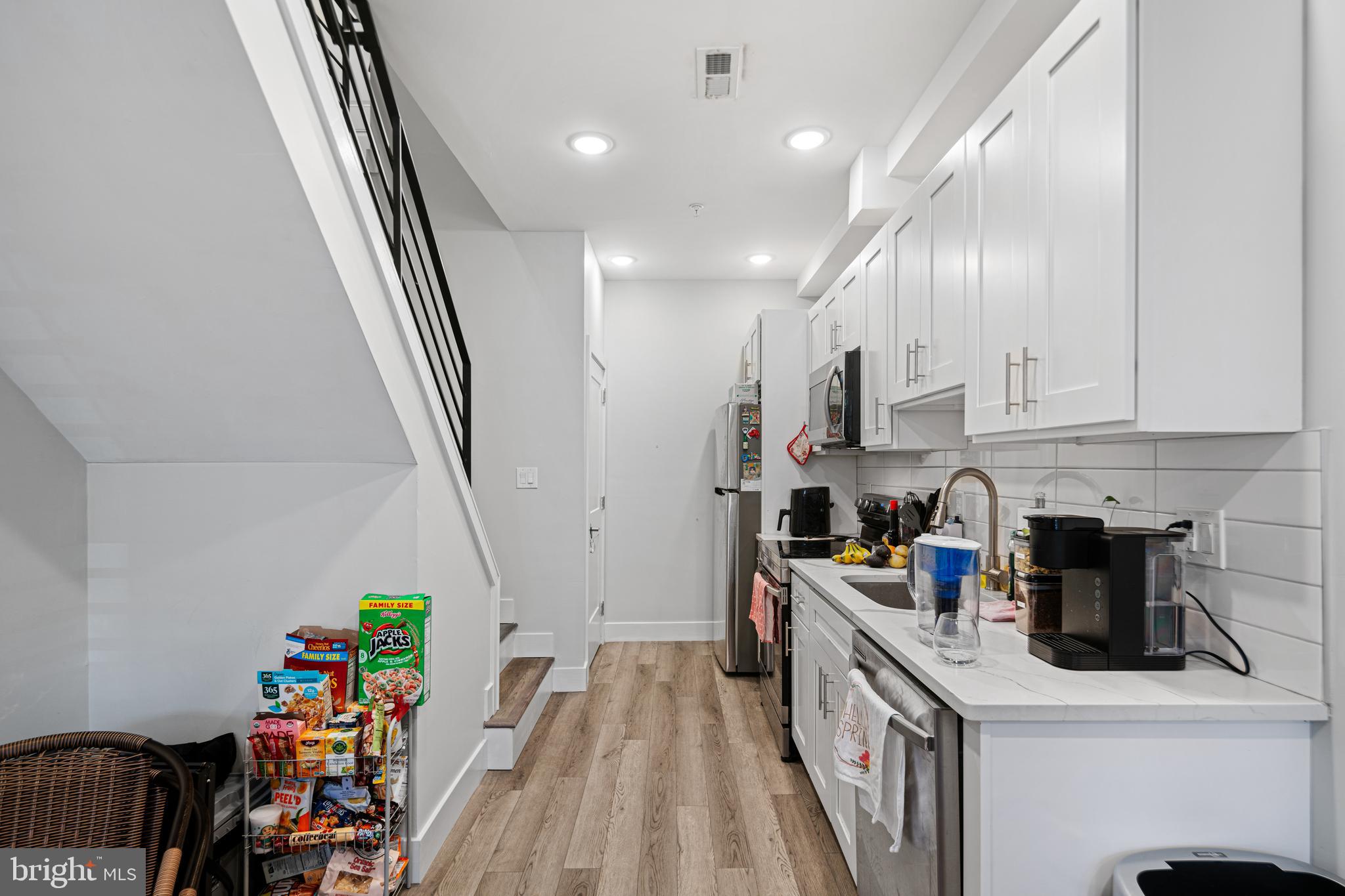 EAST KENSINGTON - Residential Income