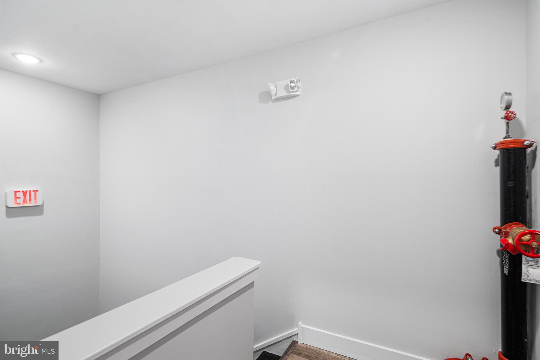 EAST KENSINGTON - Residential Income