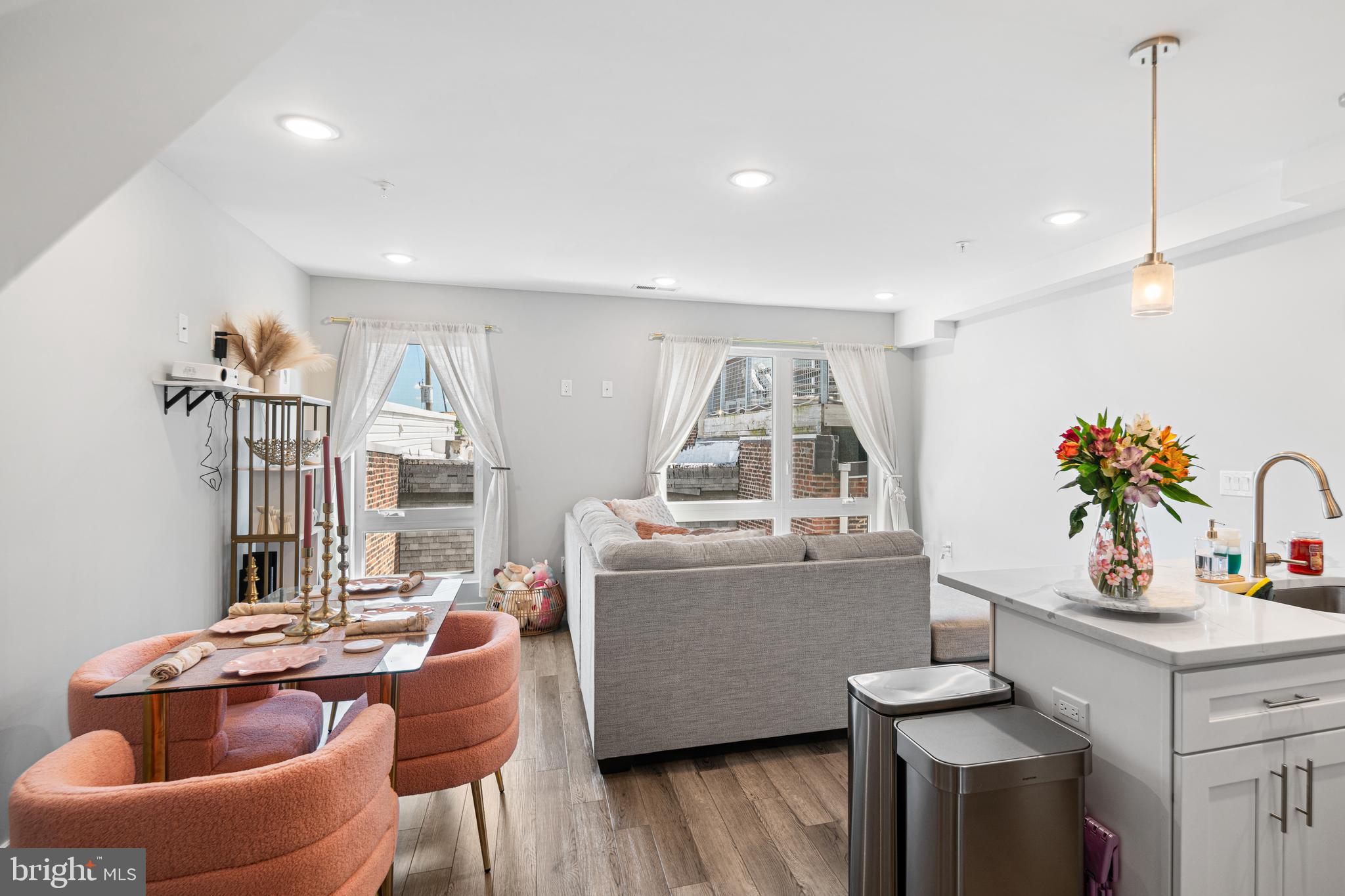 EAST KENSINGTON - Residential Income