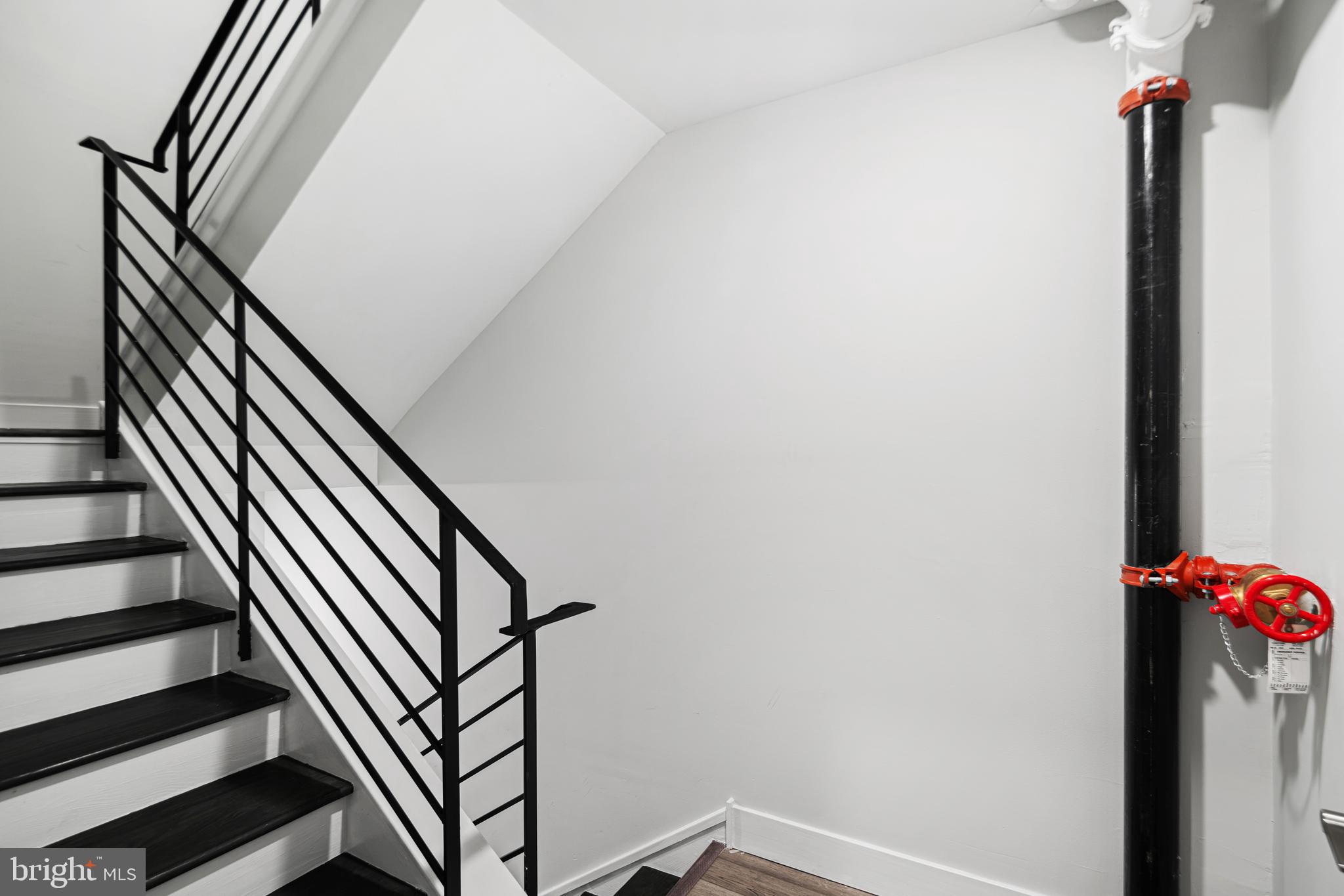 EAST KENSINGTON - Residential Income