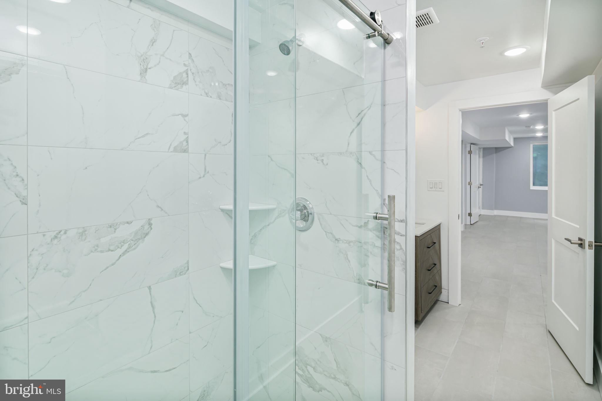 EAST KENSINGTON - Residential Income