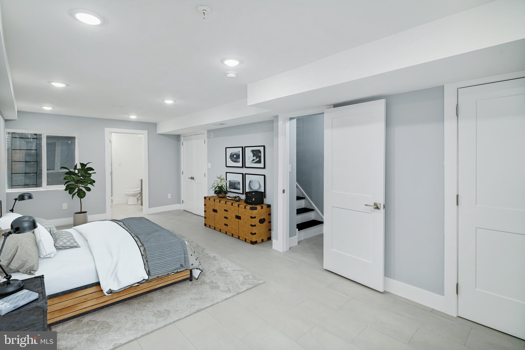 EAST KENSINGTON - Residential Income