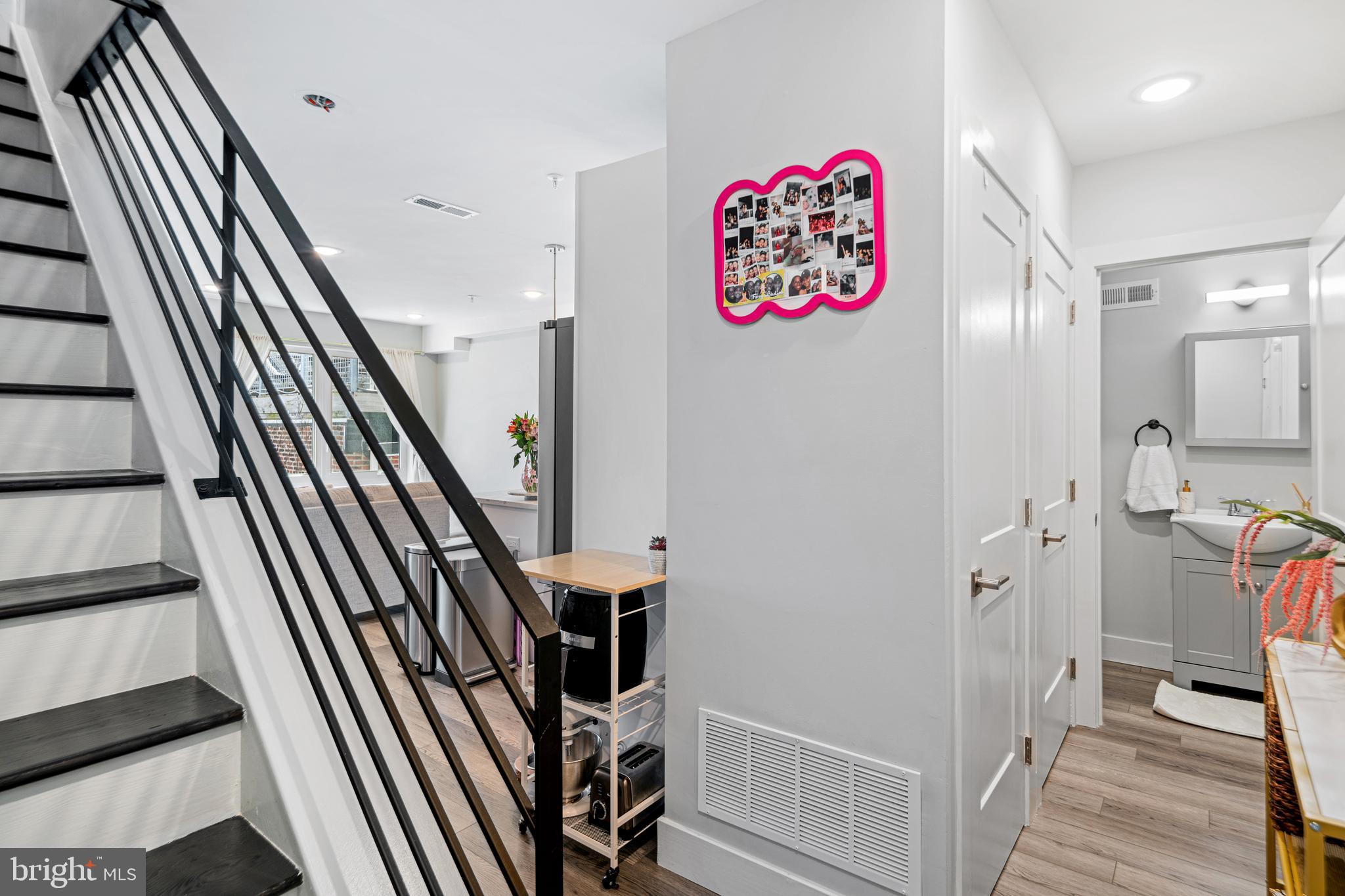 EAST KENSINGTON - Residential Income